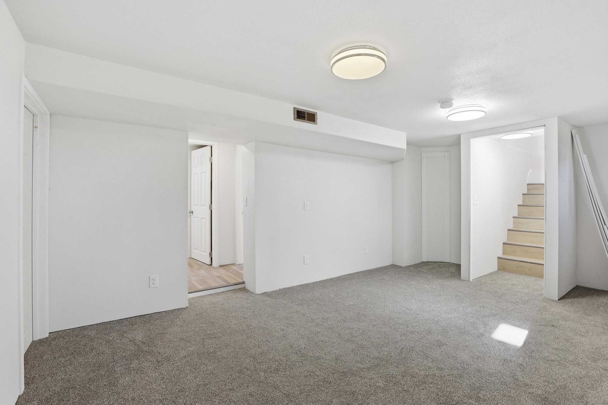 1930 E Marshall Ave - Photo 24