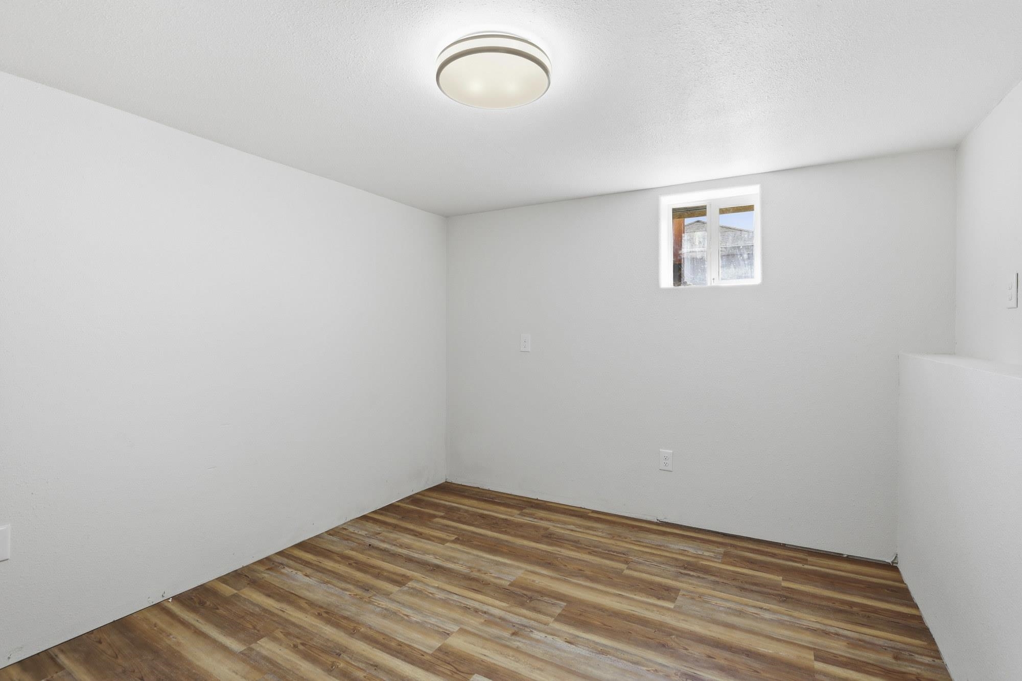 1930 E Marshall Ave - Photo 25