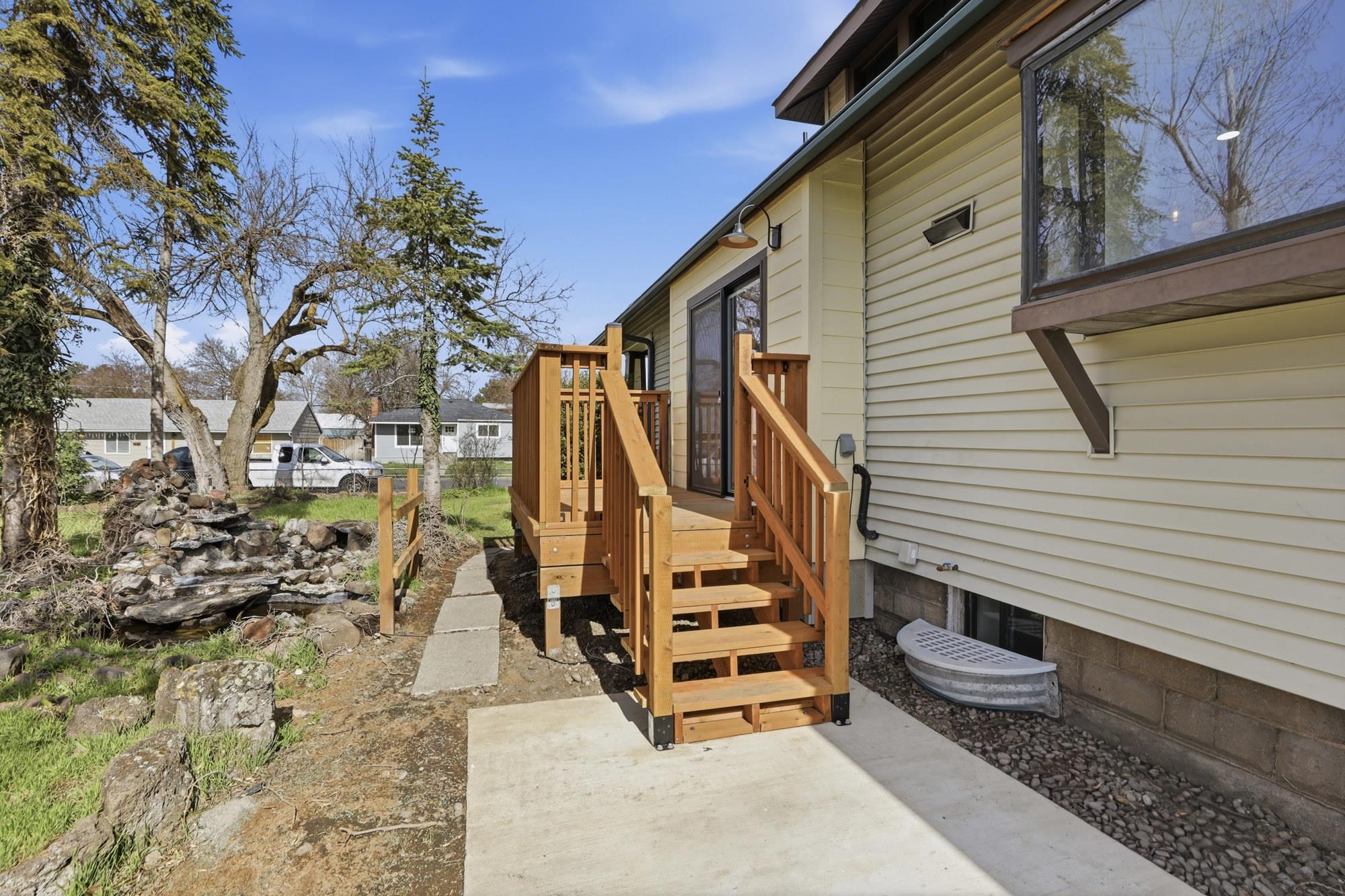 1930 E Marshall Ave - Photo 28