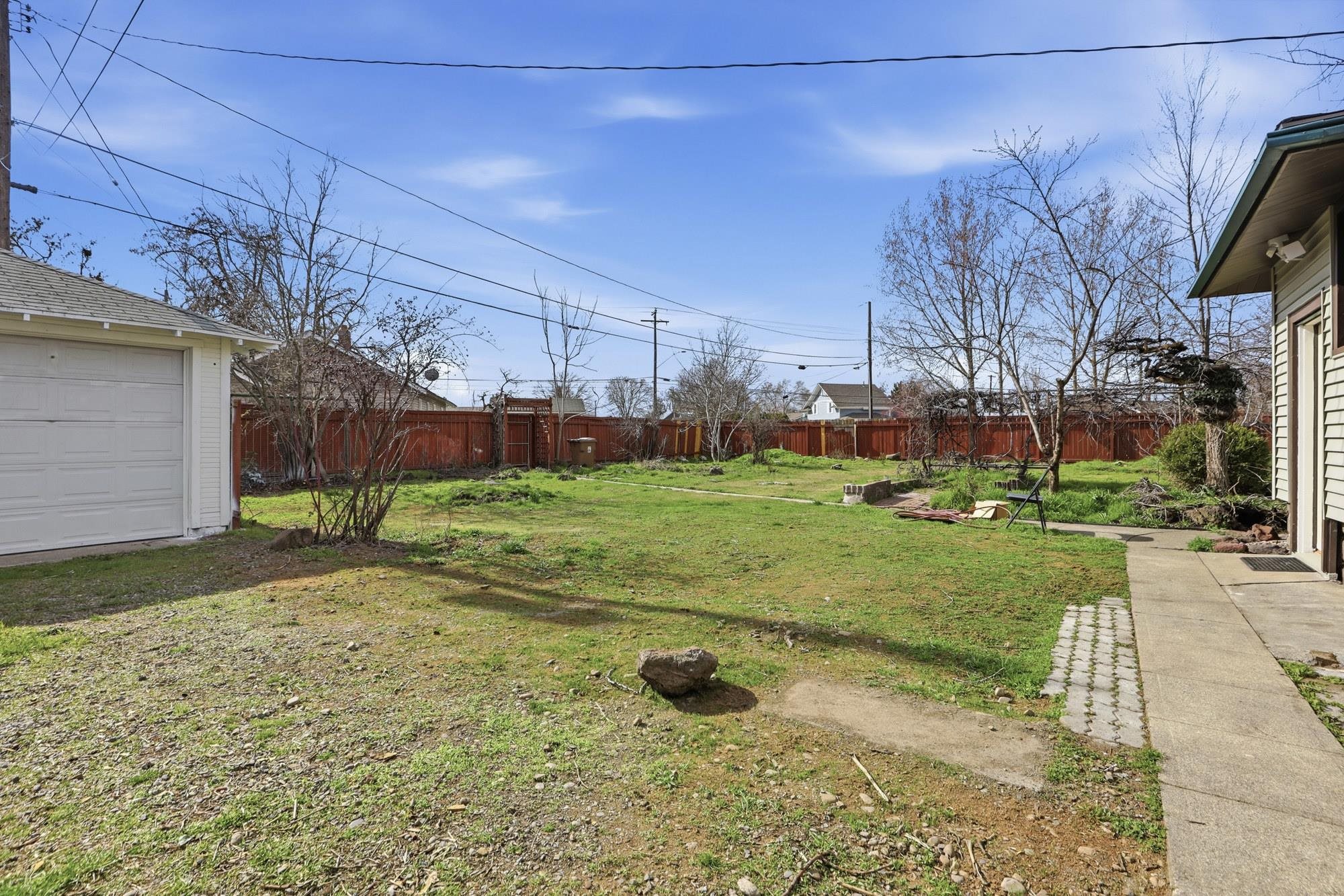1930 E Marshall Ave - Photo 30