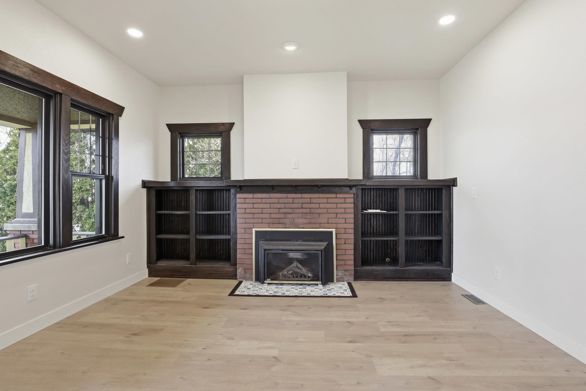 1930 E Marshall Ave - Photo 4