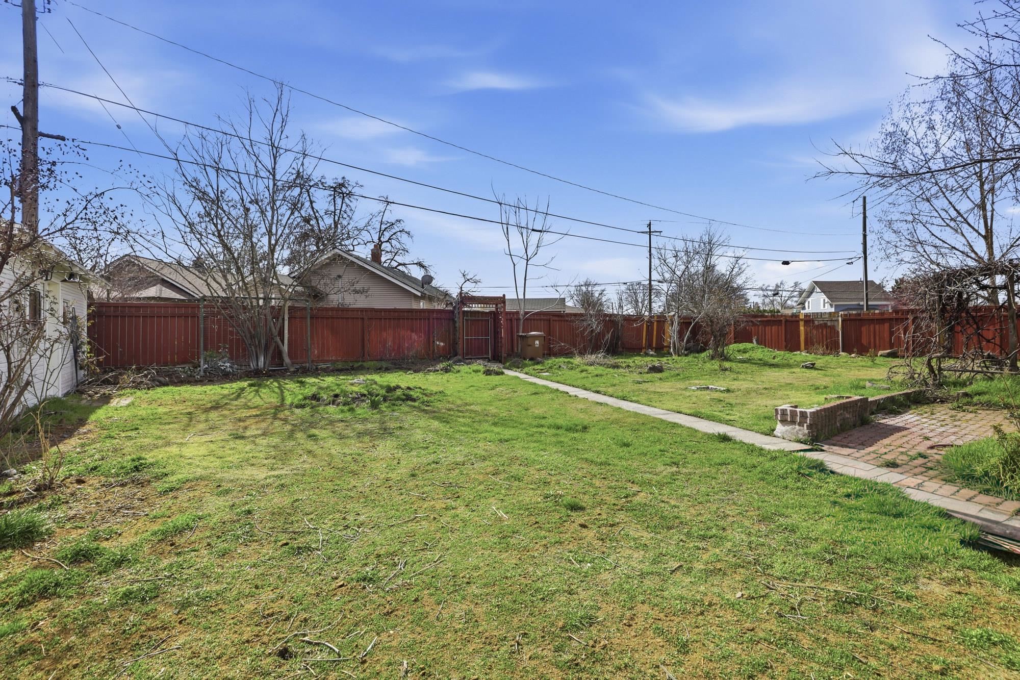 1930 E Marshall Ave - Photo 31