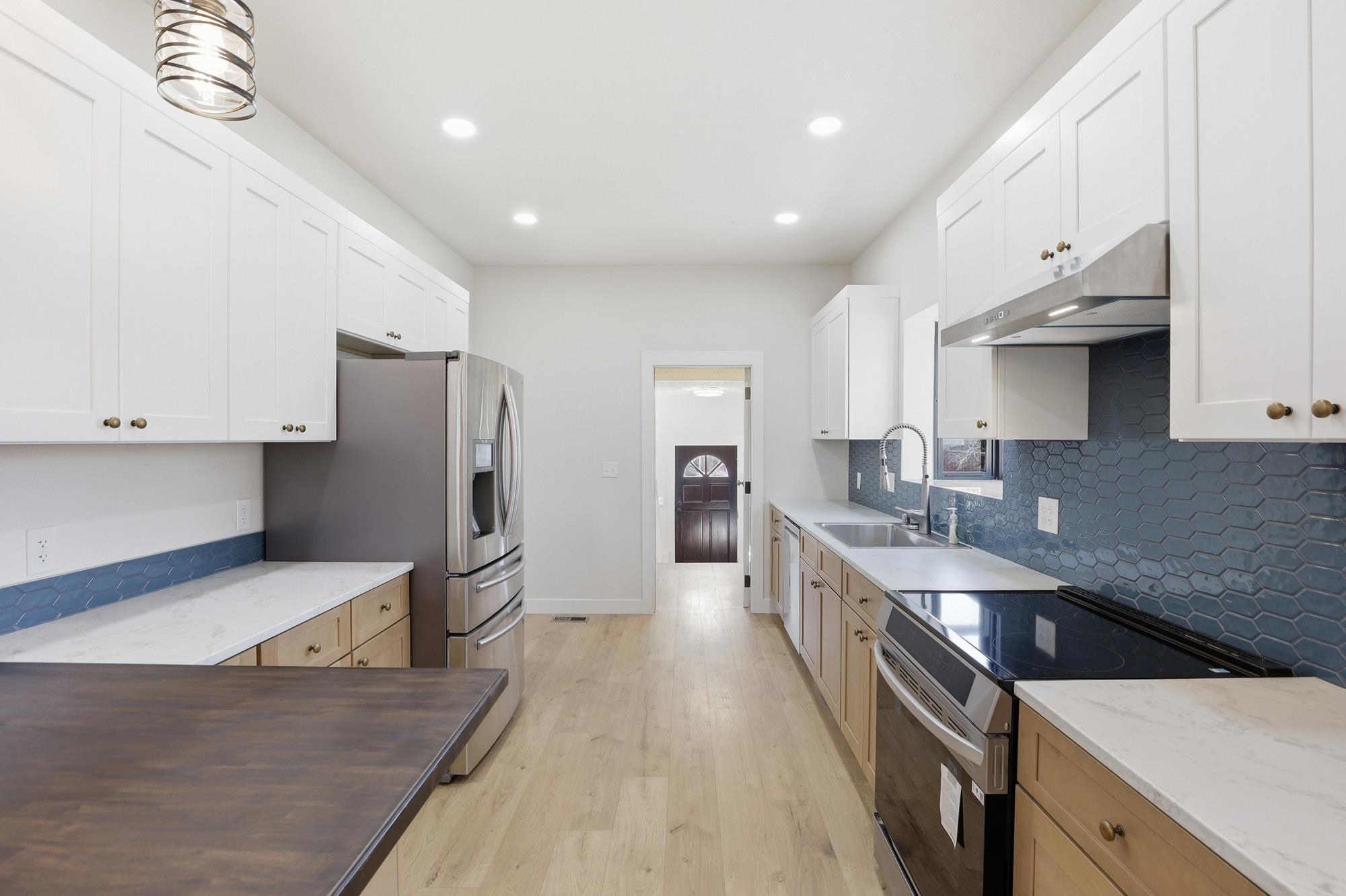 1930 E Marshall Ave - Photo 10
