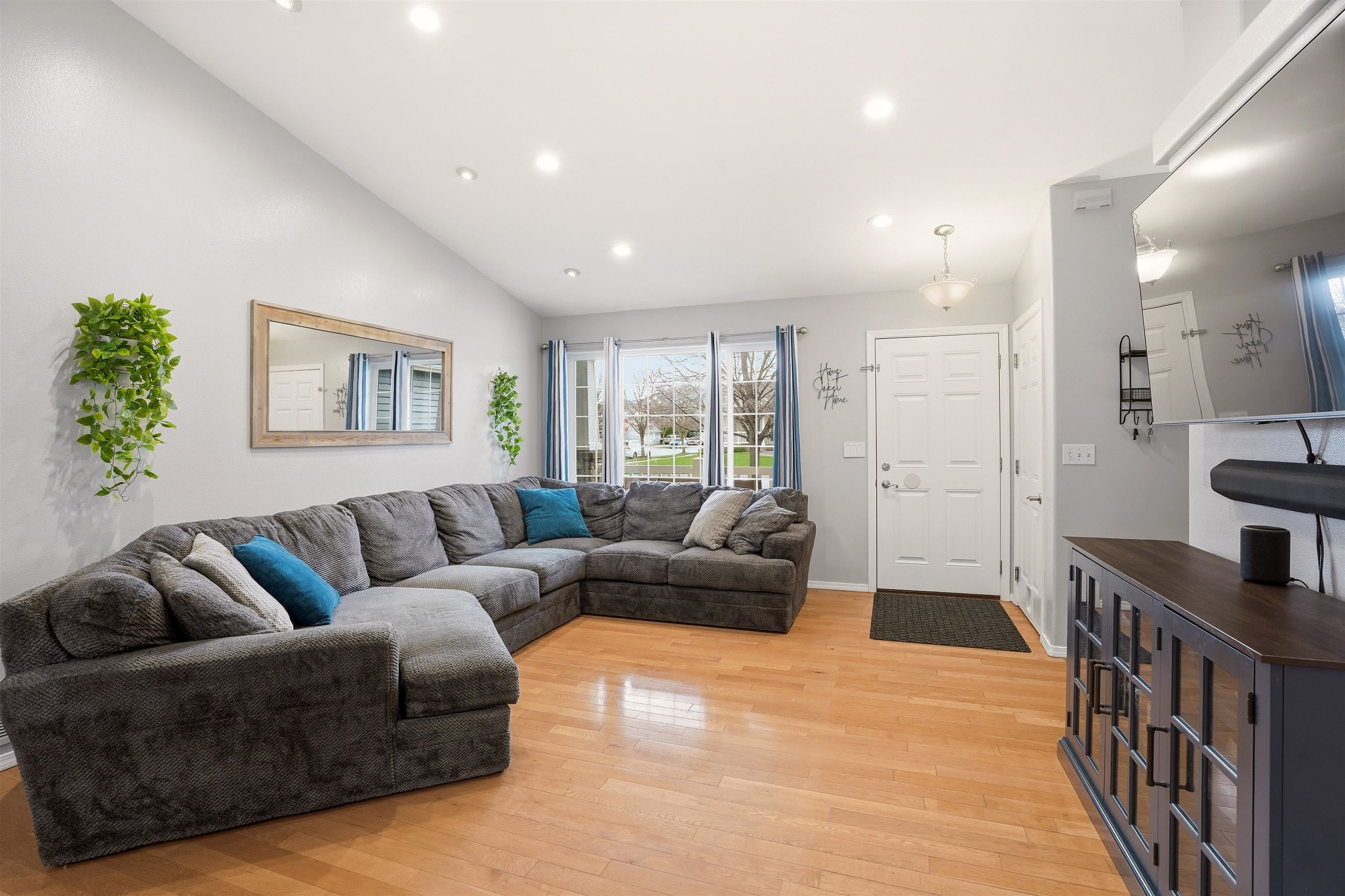 24335 Sperling Ct - Photo 4