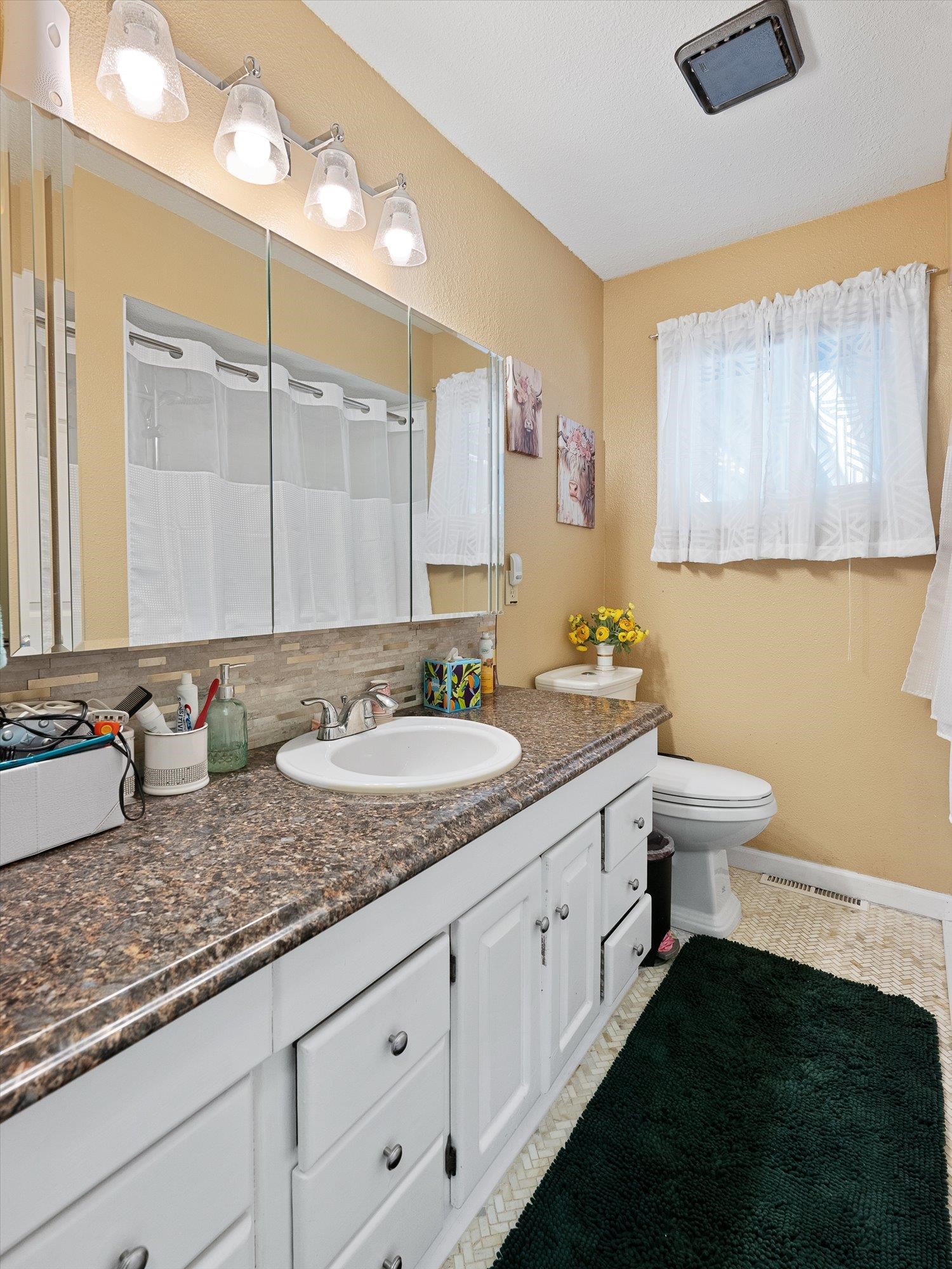 6719 E 9th Ave - Photo 11