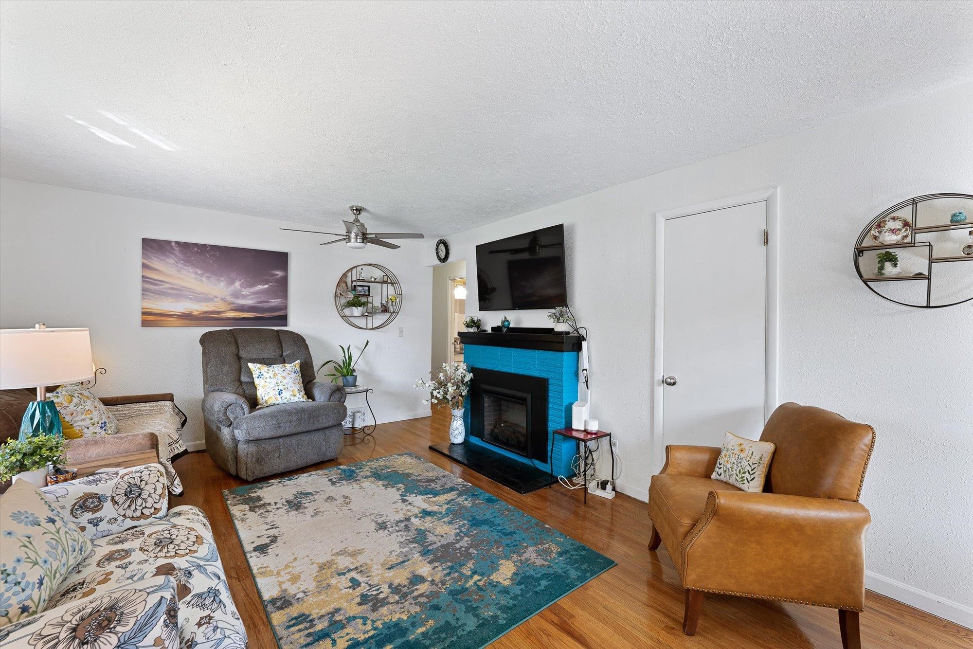 6719 E 9th Ave - Photo 3
