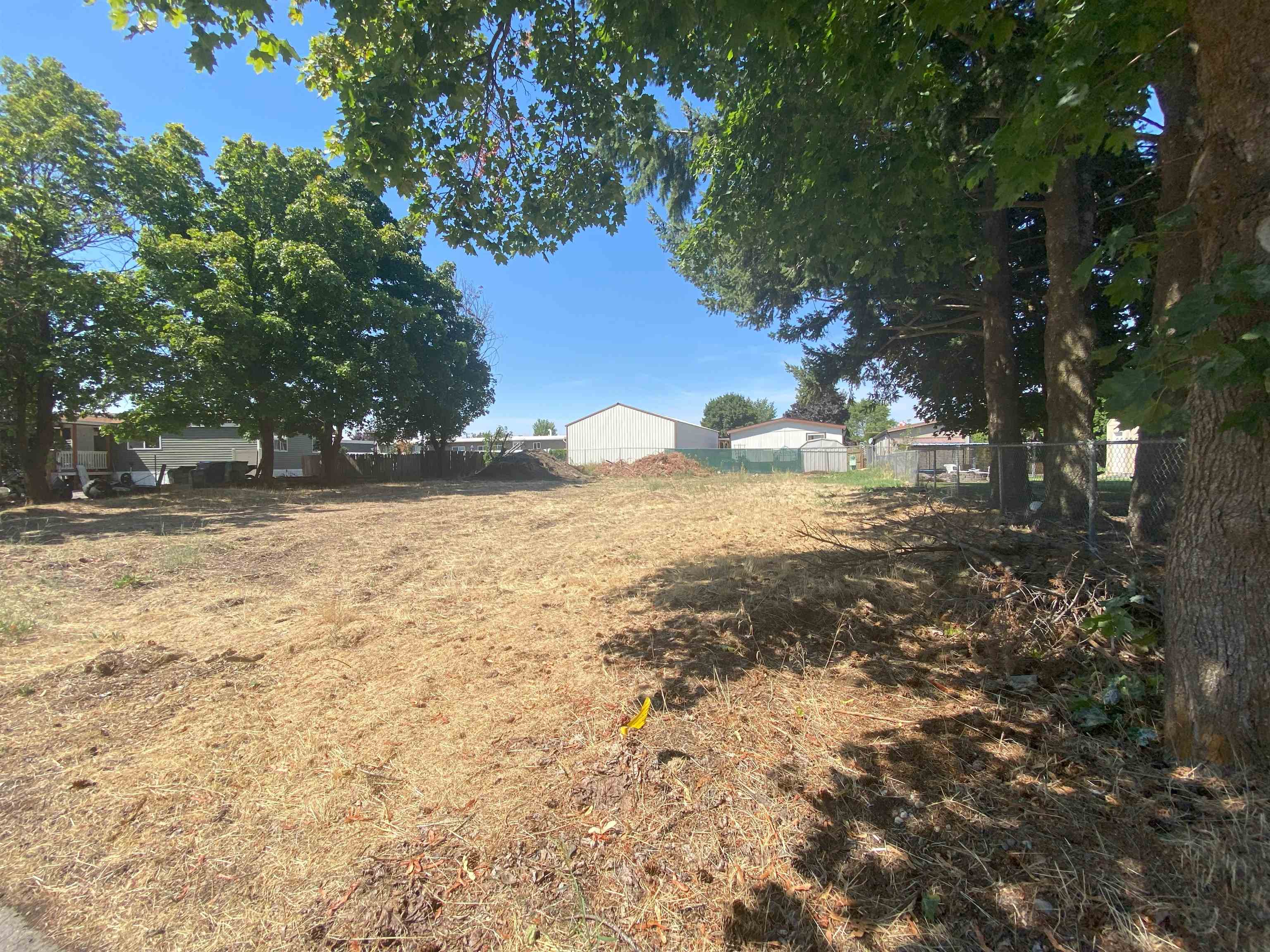 1415 N Caufield Ct - Photo 2