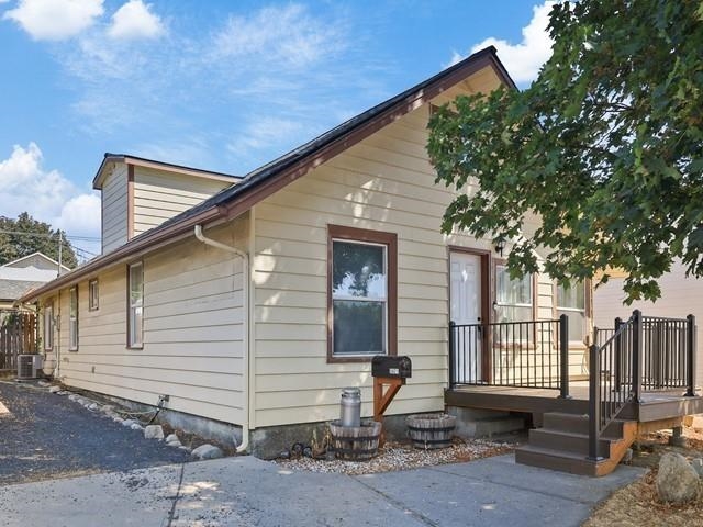 3421 E Grace Ave - Photo 1
