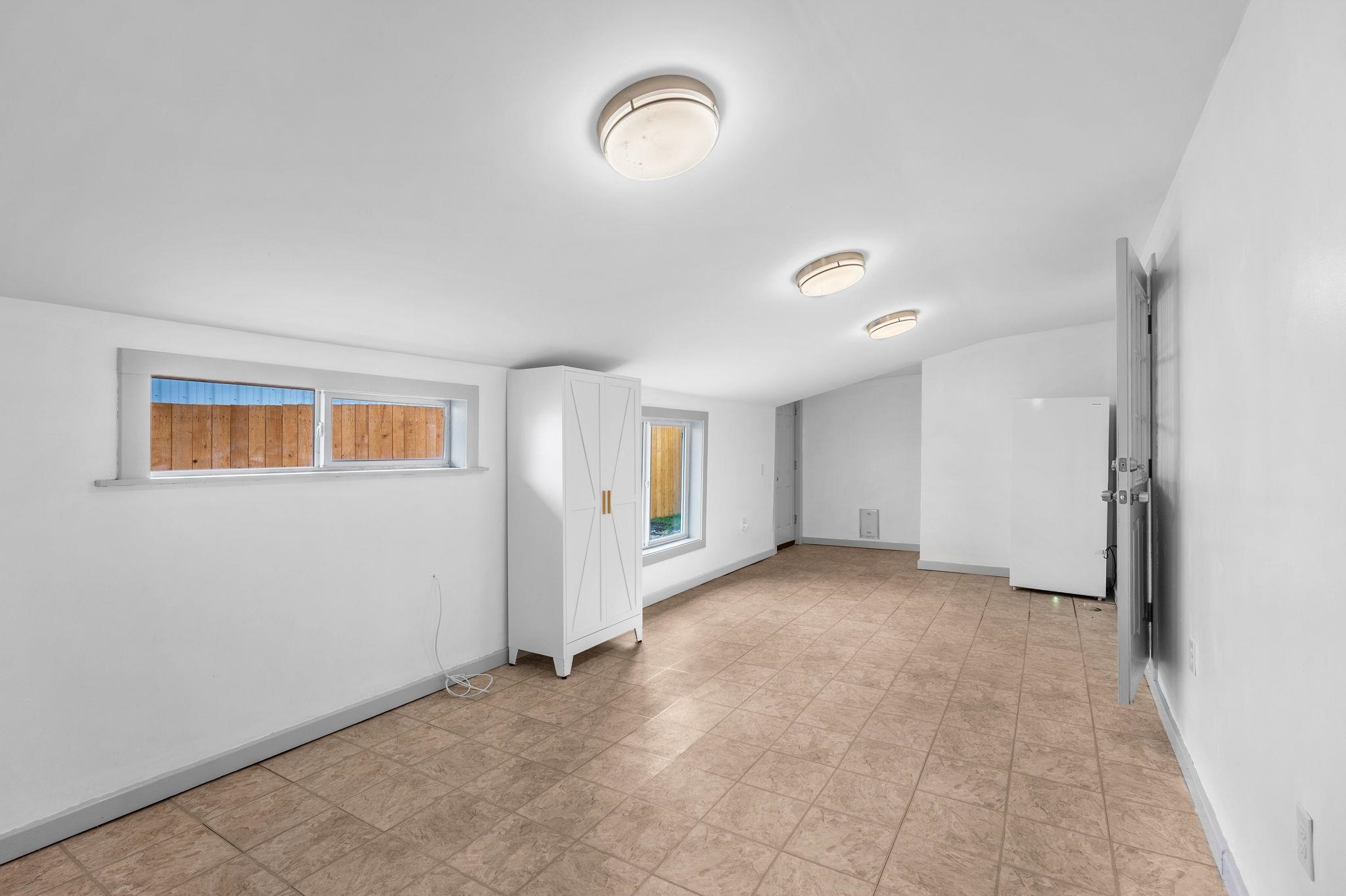 512 W 4th St - Photo 17