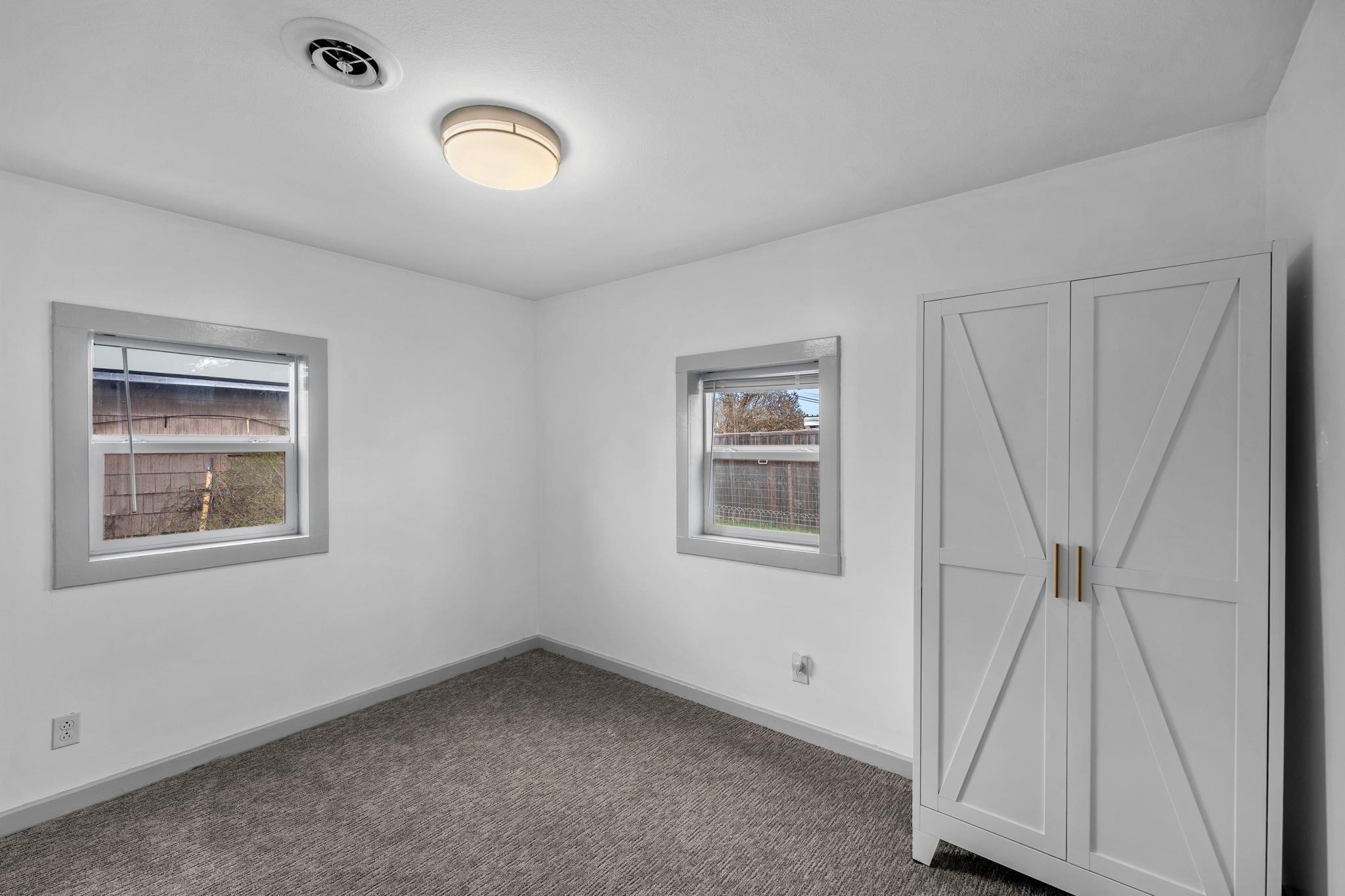 512 W 4th St - Photo 19