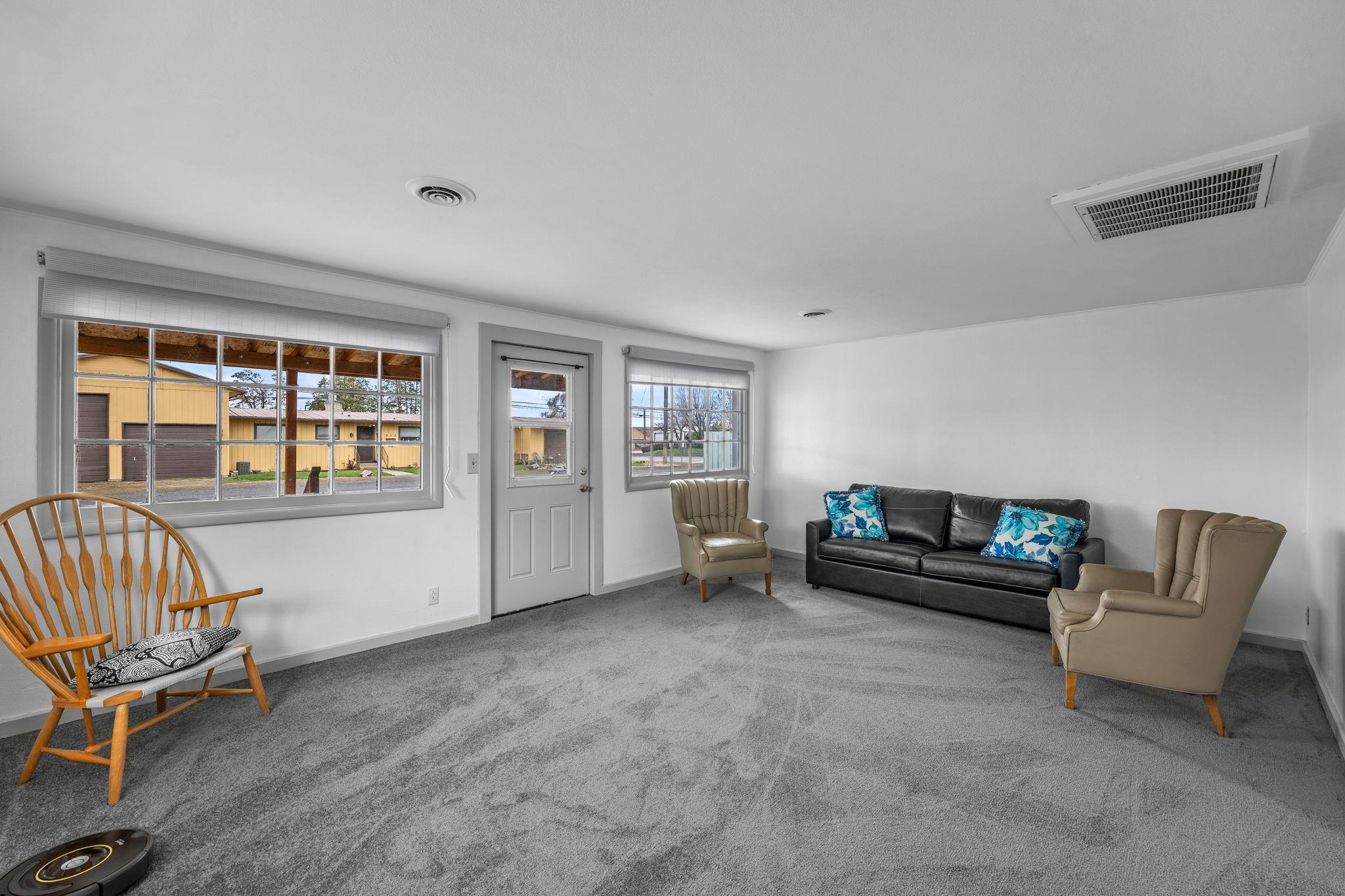 512 W 4th St - Photo 7