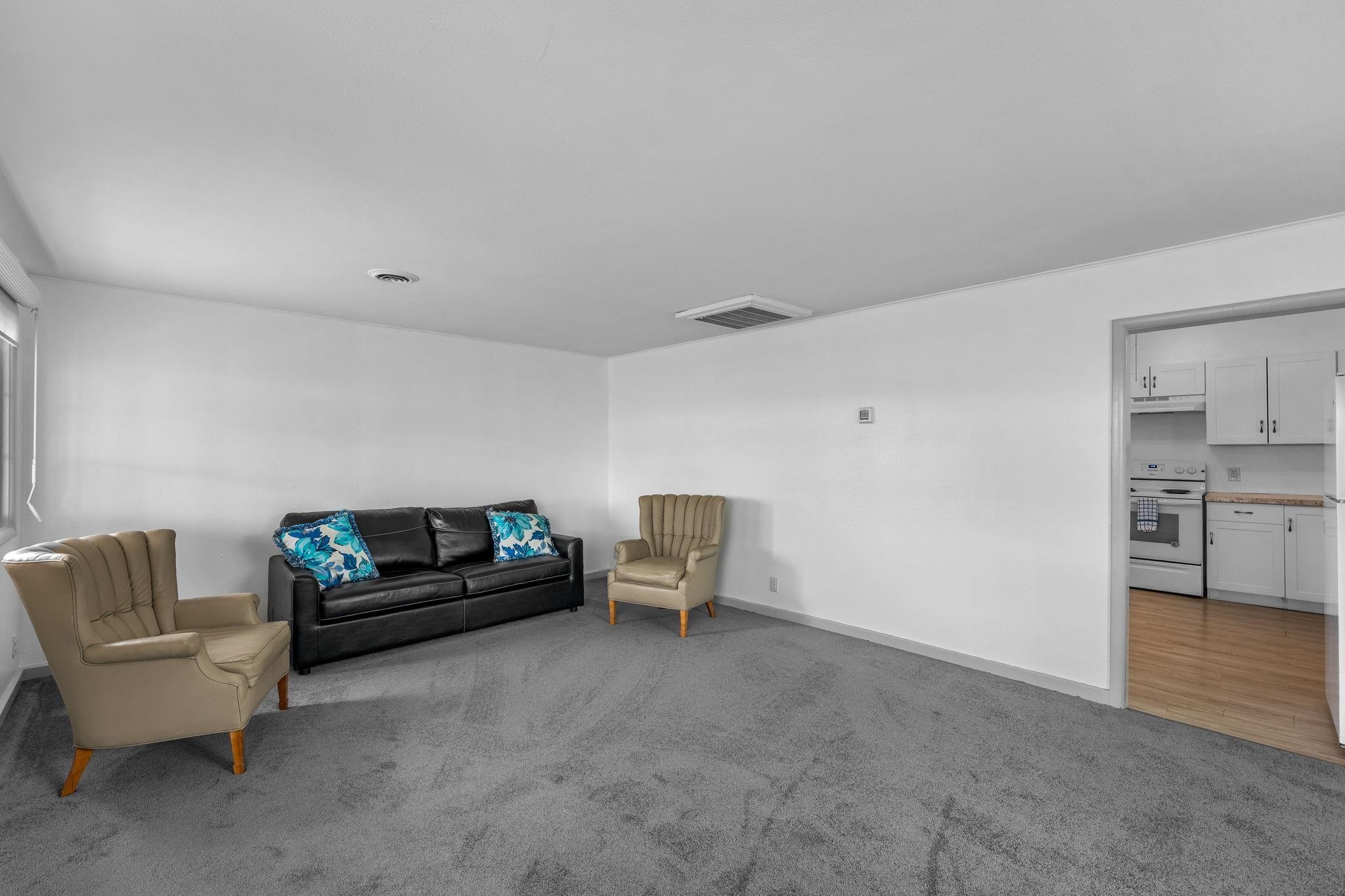 512 W 4th St - Photo 8