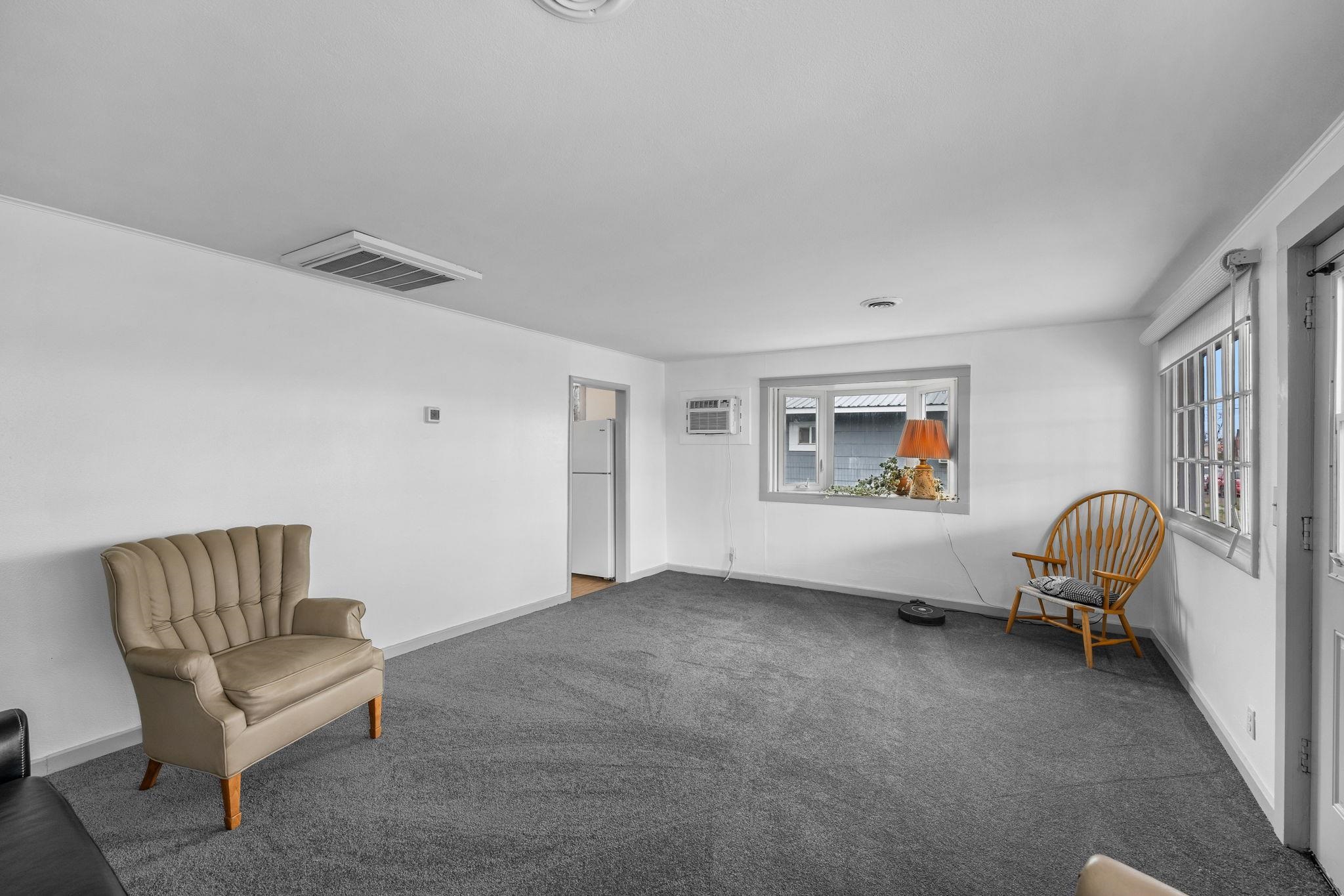 512 W 4th St - Photo 9