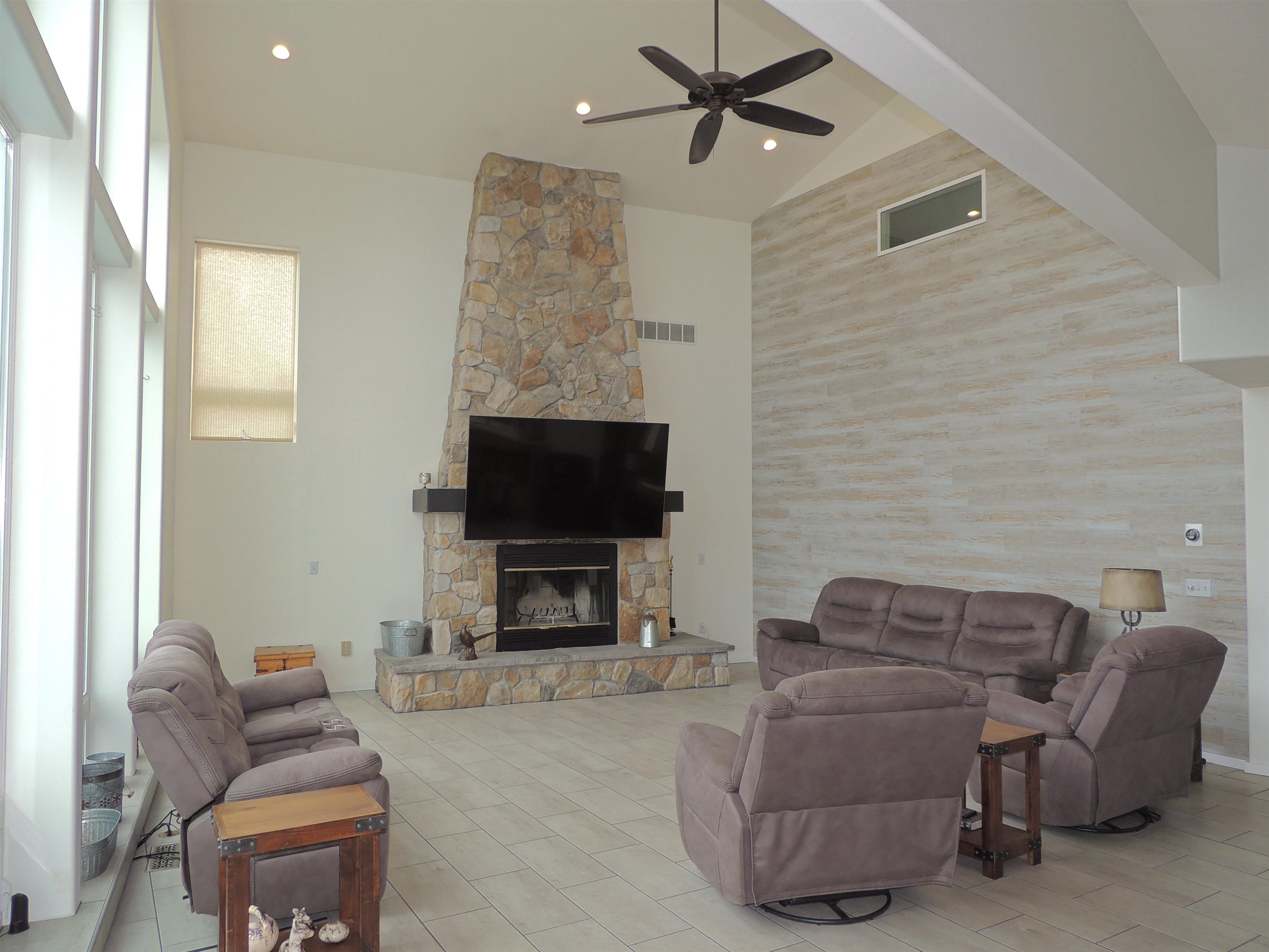 16540 & 16548 Whitelaw Rd. E - Photo 13