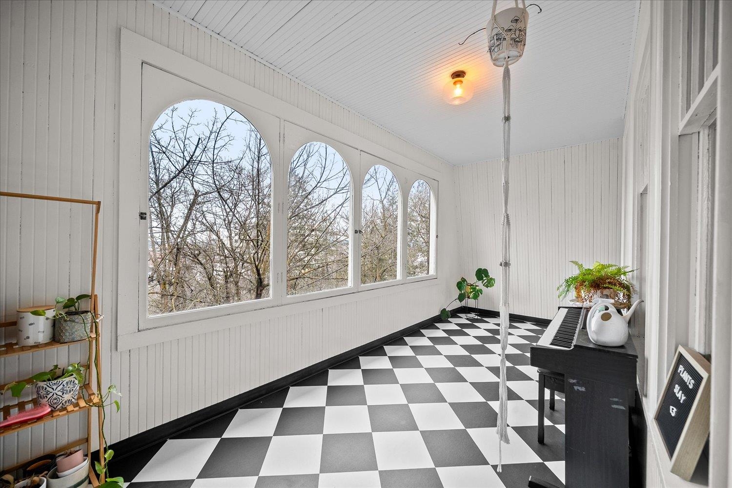 1023 W 6th Ave - Photo 23