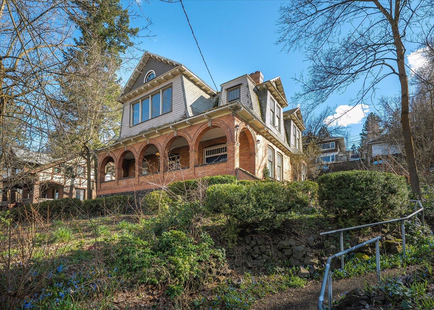 1023 W 6th Ave - Photo 4