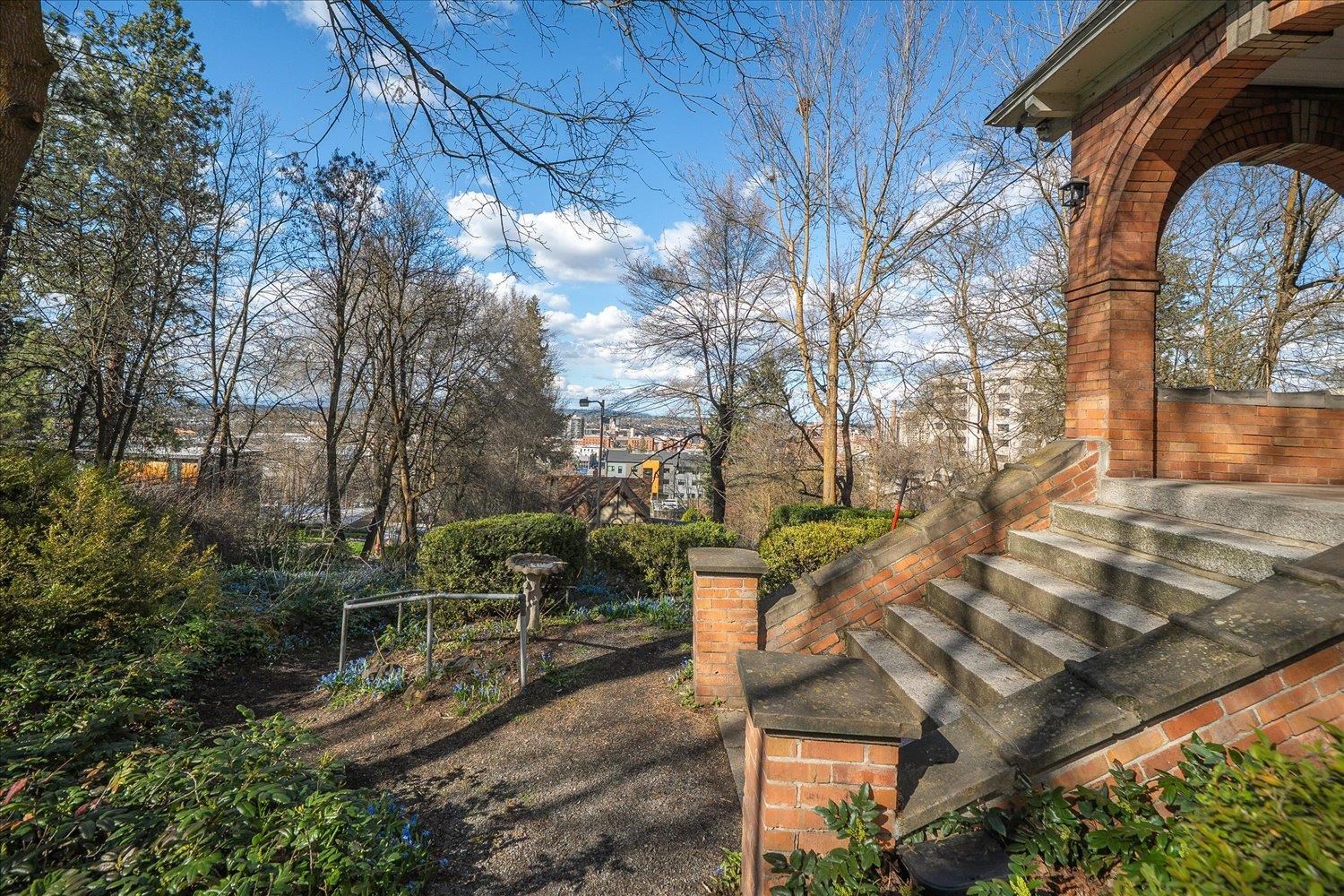 1023 W 6th Ave - Photo 6