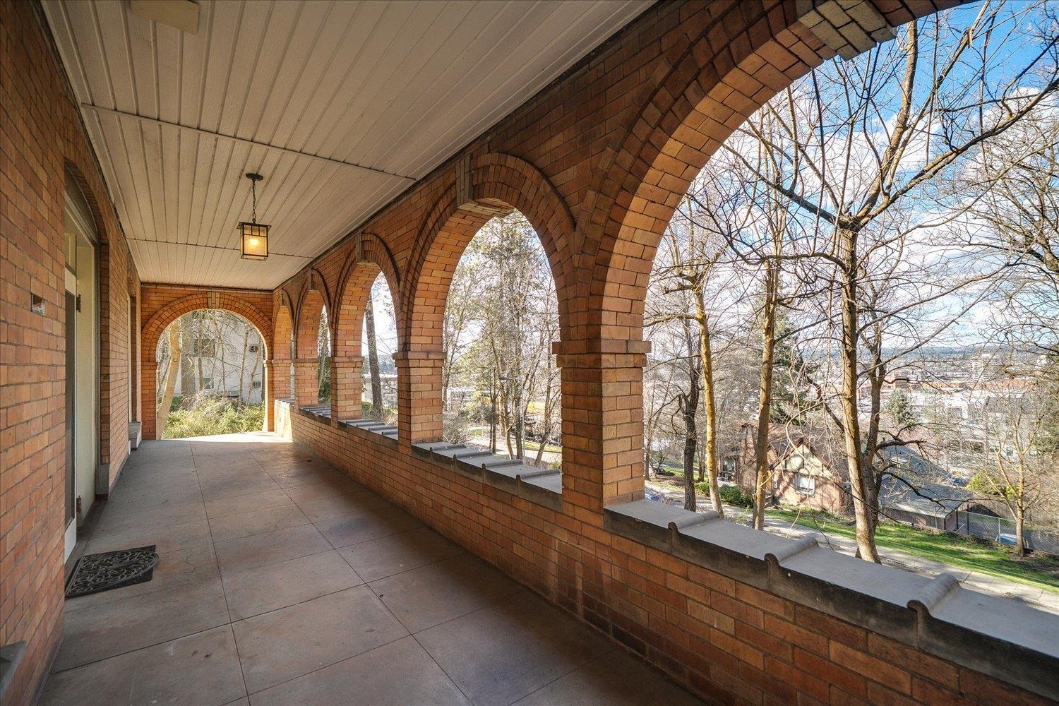 1023 W 6th Ave - Photo 8