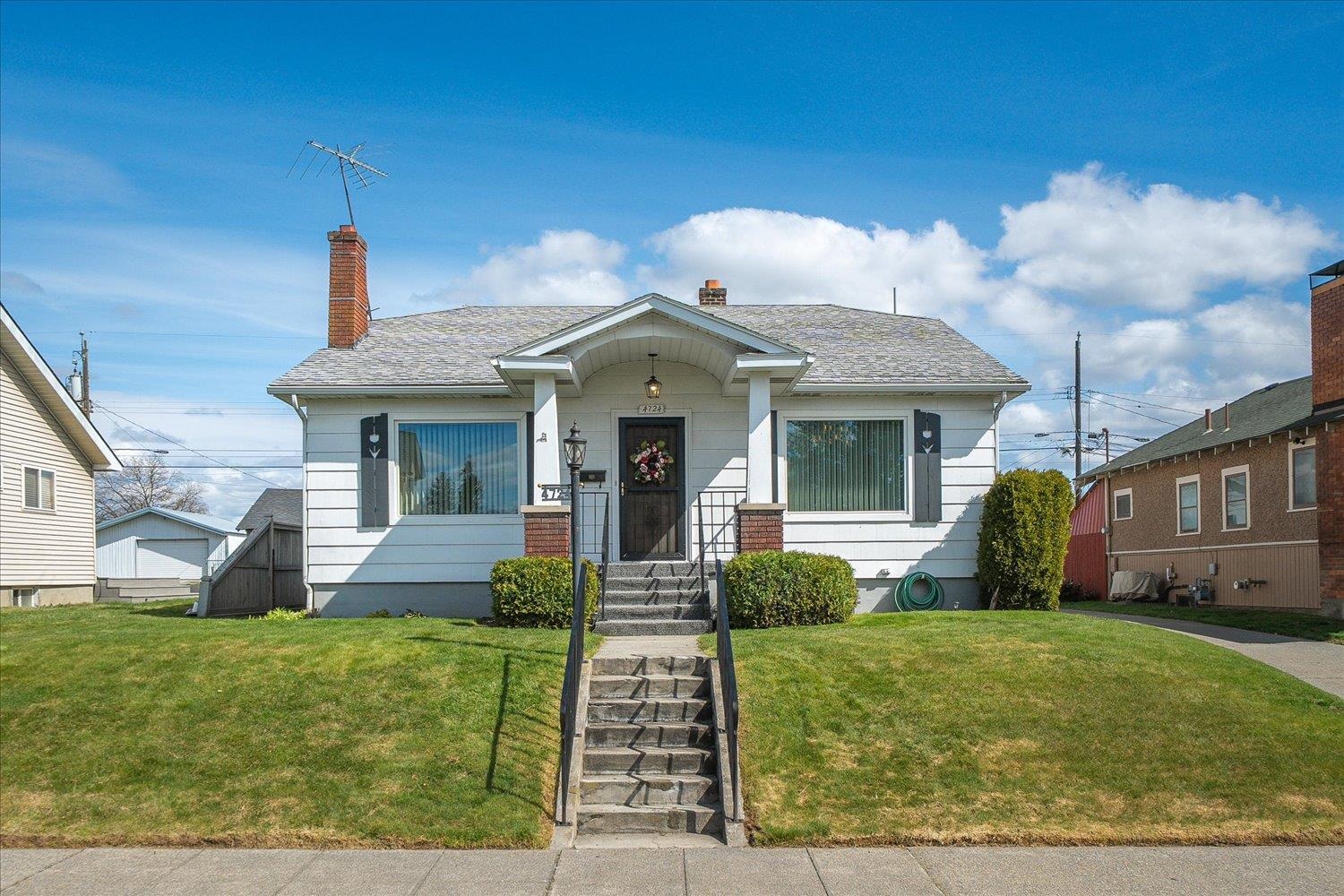 4724 N Post St - Photo 1