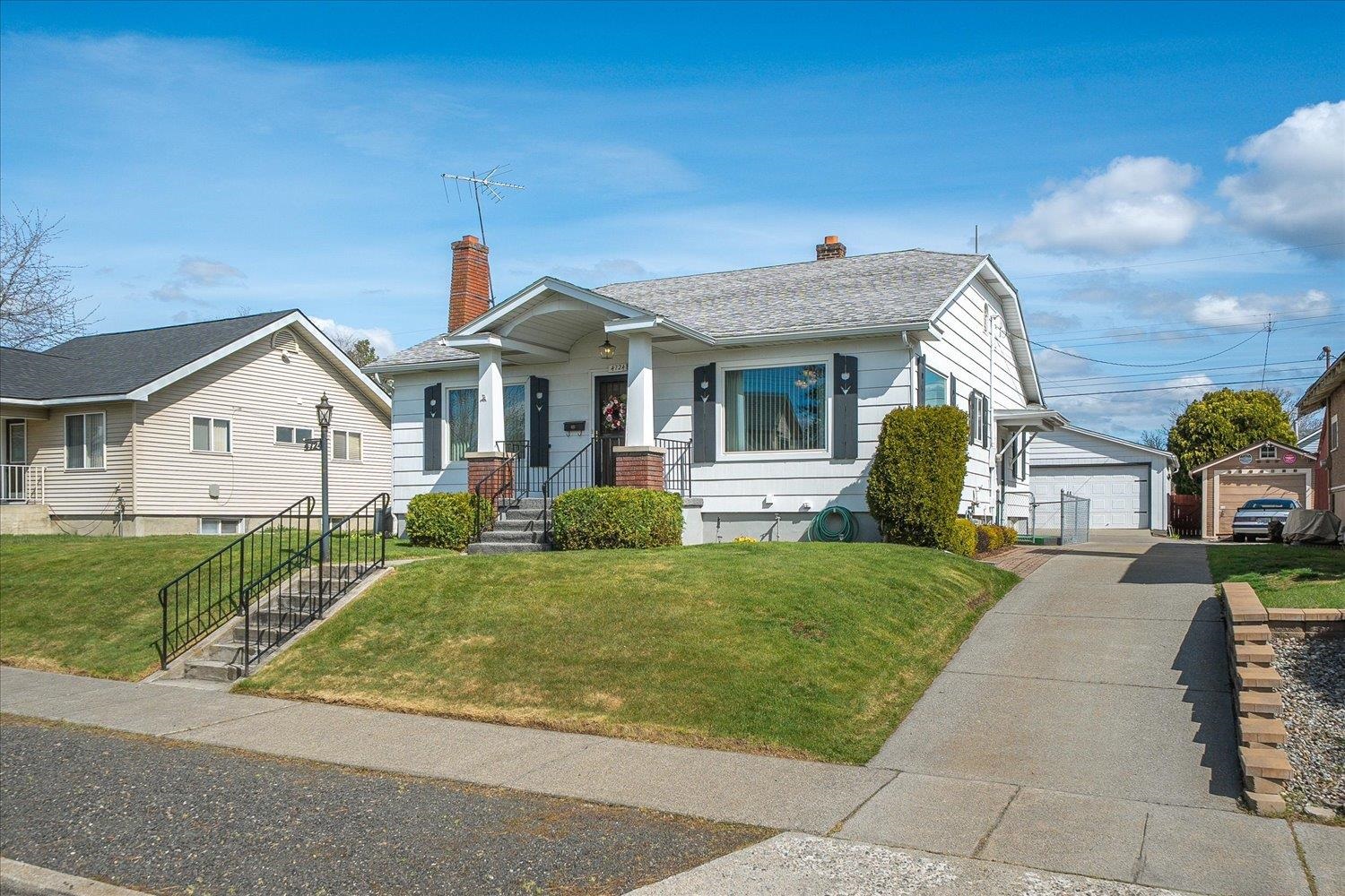 4724 N Post St - Photo 2