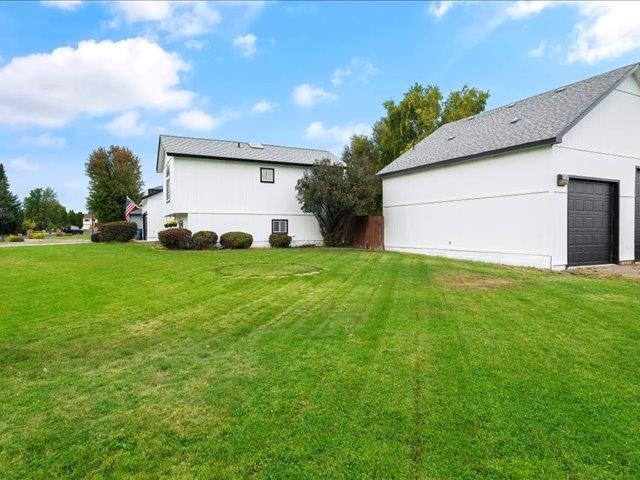 17604 N Addison St - Photo 2