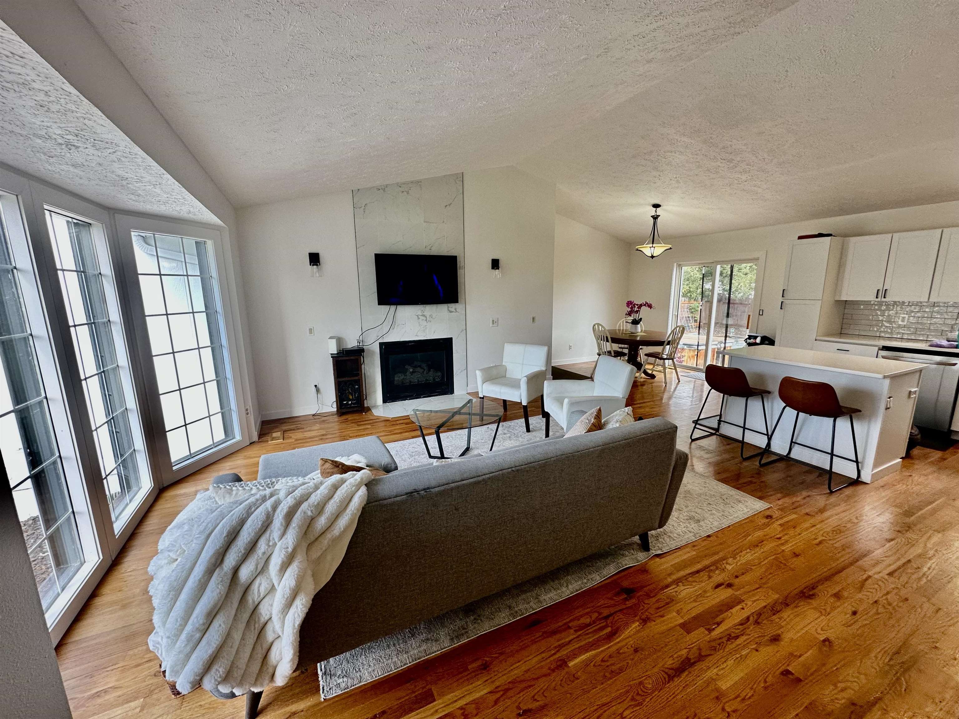 17604 N Addison St - Photo 3