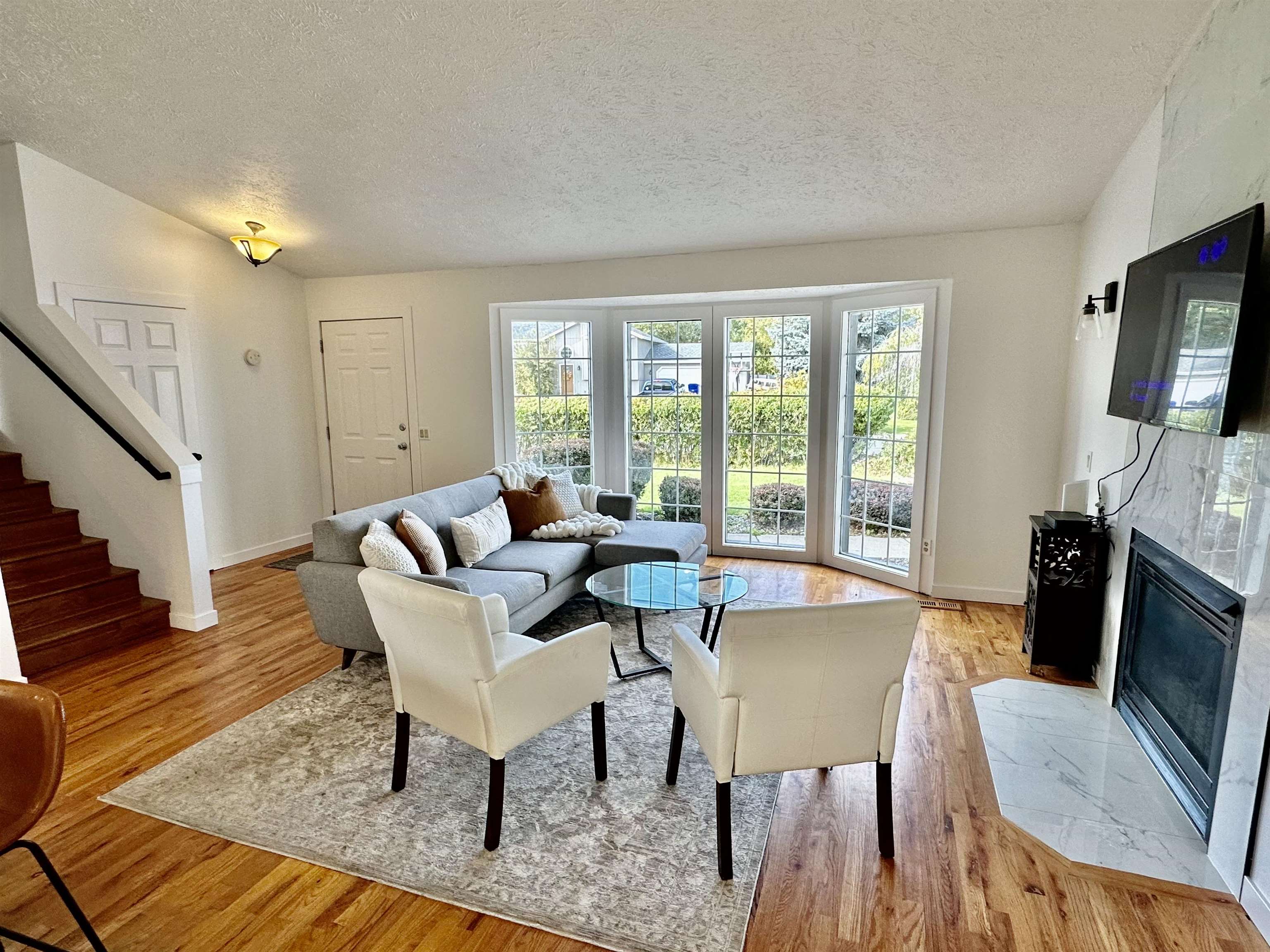 17604 N Addison St - Photo 4
