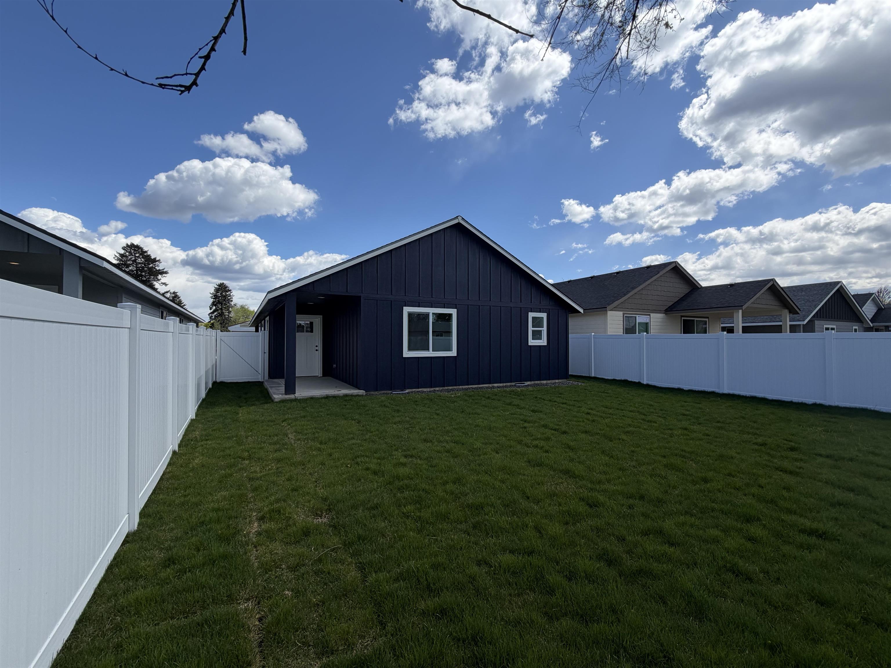 2105 N Sipple Rd - Photo 17