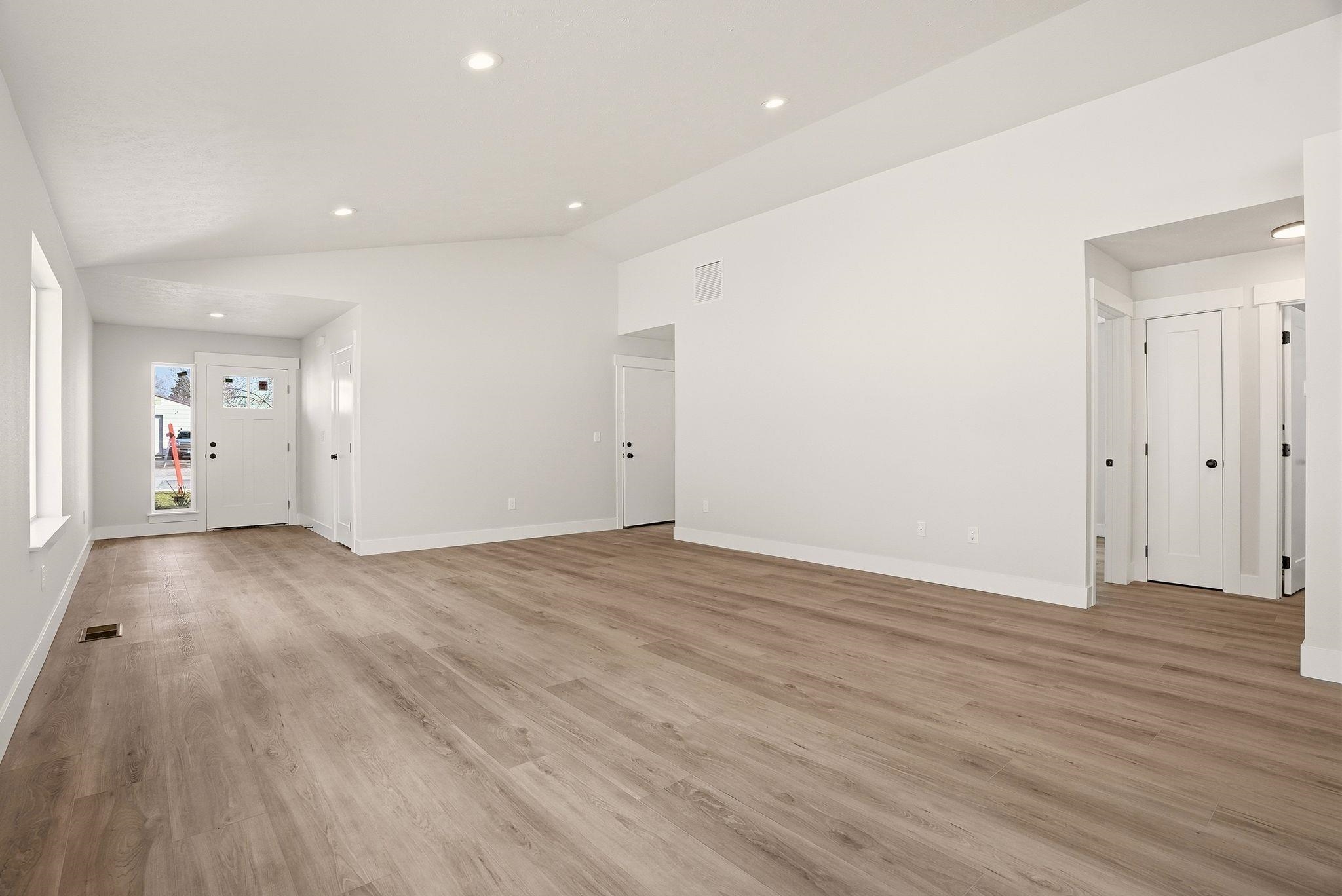 2105 N Sipple Rd - Photo 3