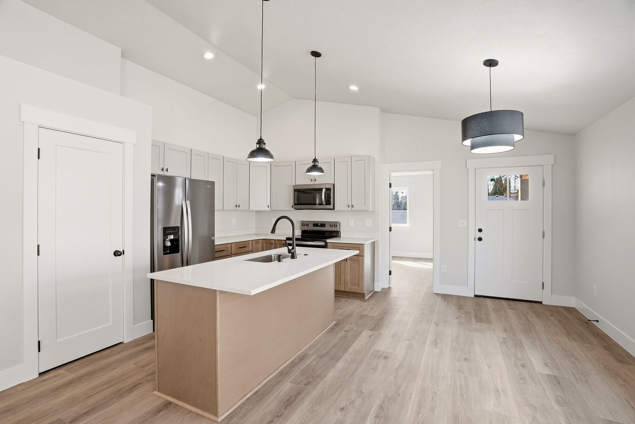 2105 N Sipple Rd - Photo 4