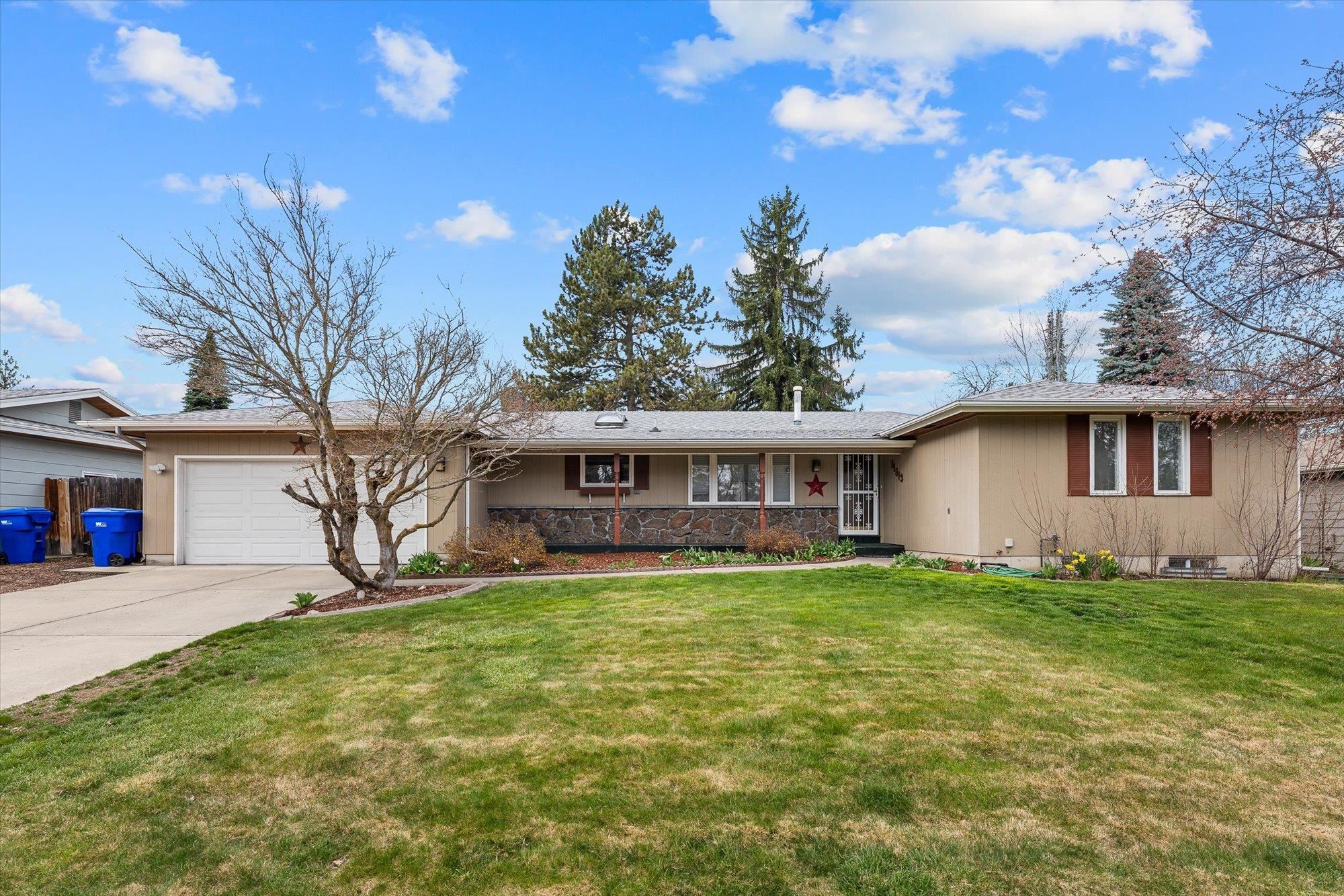 11813 N Normandie St - Photo 1