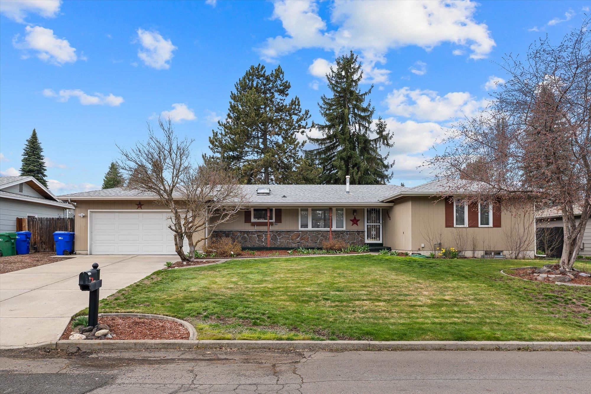 11813 N Normandie St - Photo 2