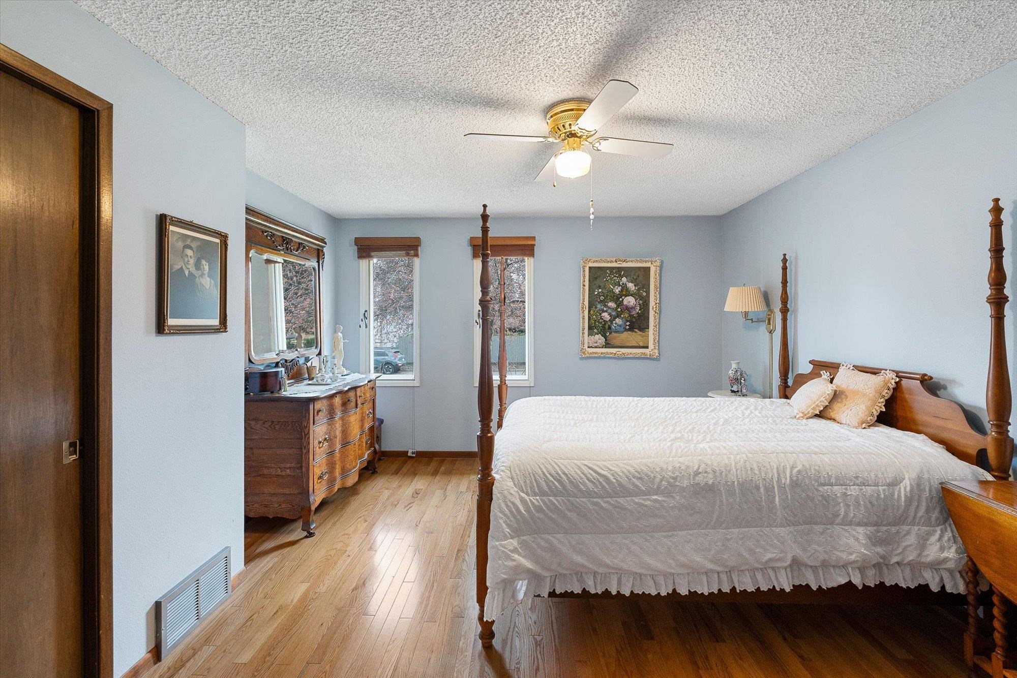 11813 N Normandie St - Photo 15