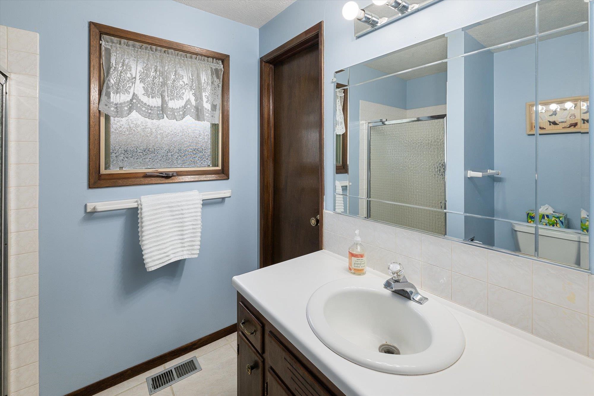 11813 N Normandie St - Photo 16