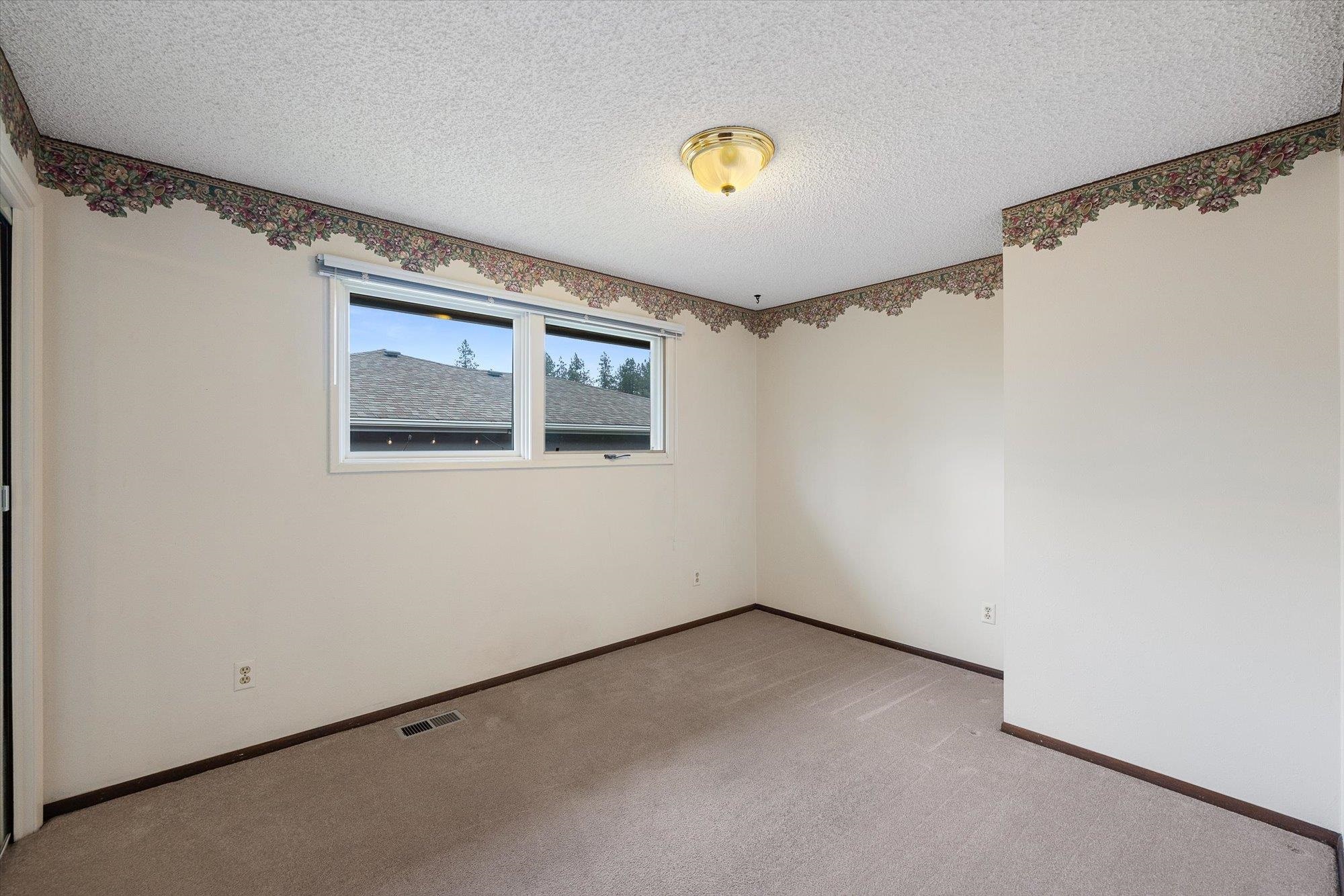 11813 N Normandie St - Photo 17