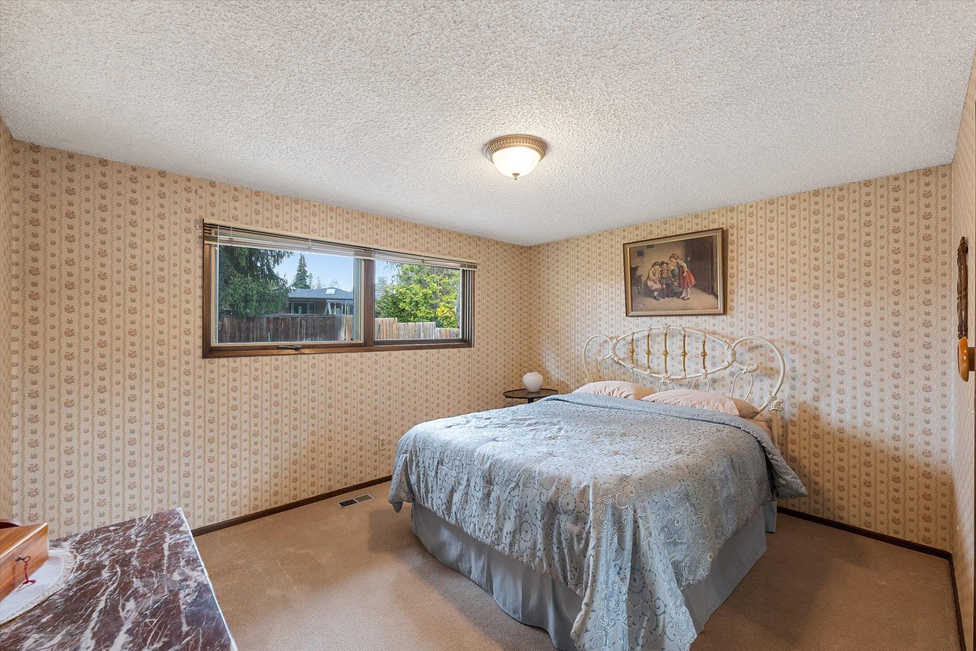 11813 N Normandie St - Photo 18