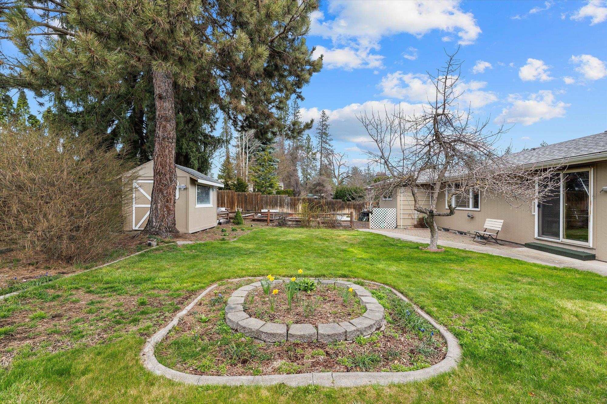 11813 N Normandie St - Photo 28