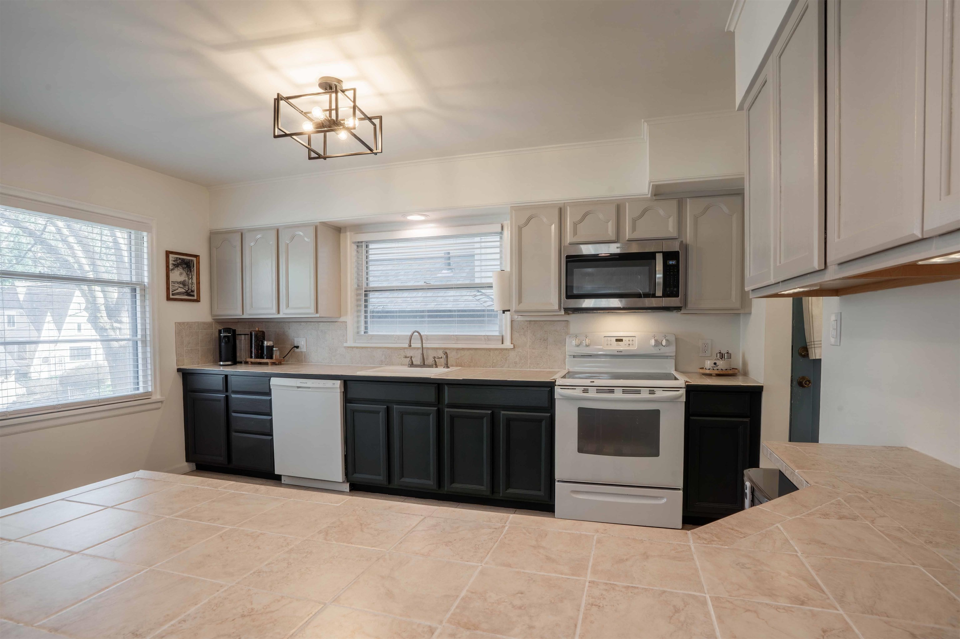 1110 E 19th Ave - Photo 11