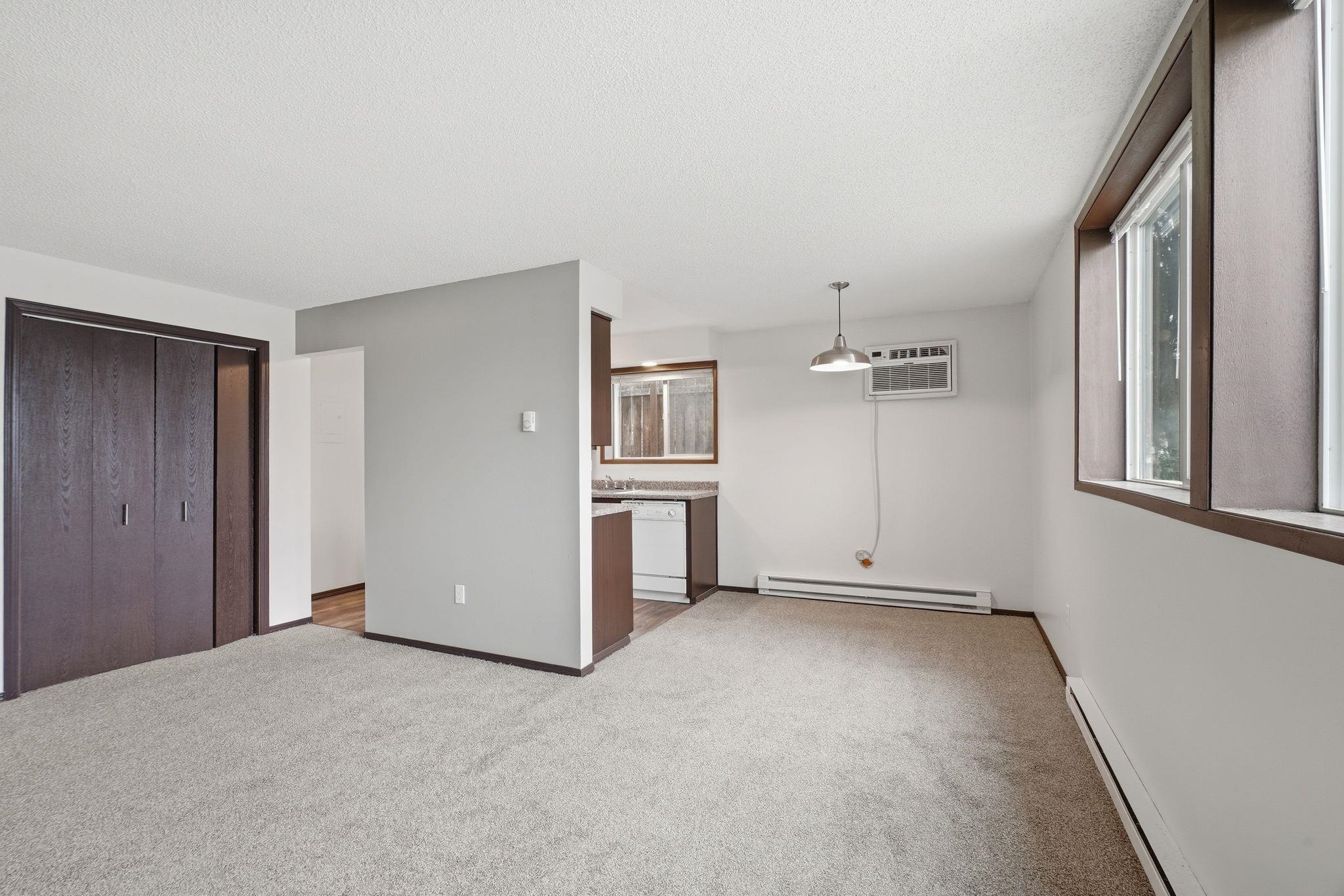 2410 N Post St - Photo 3