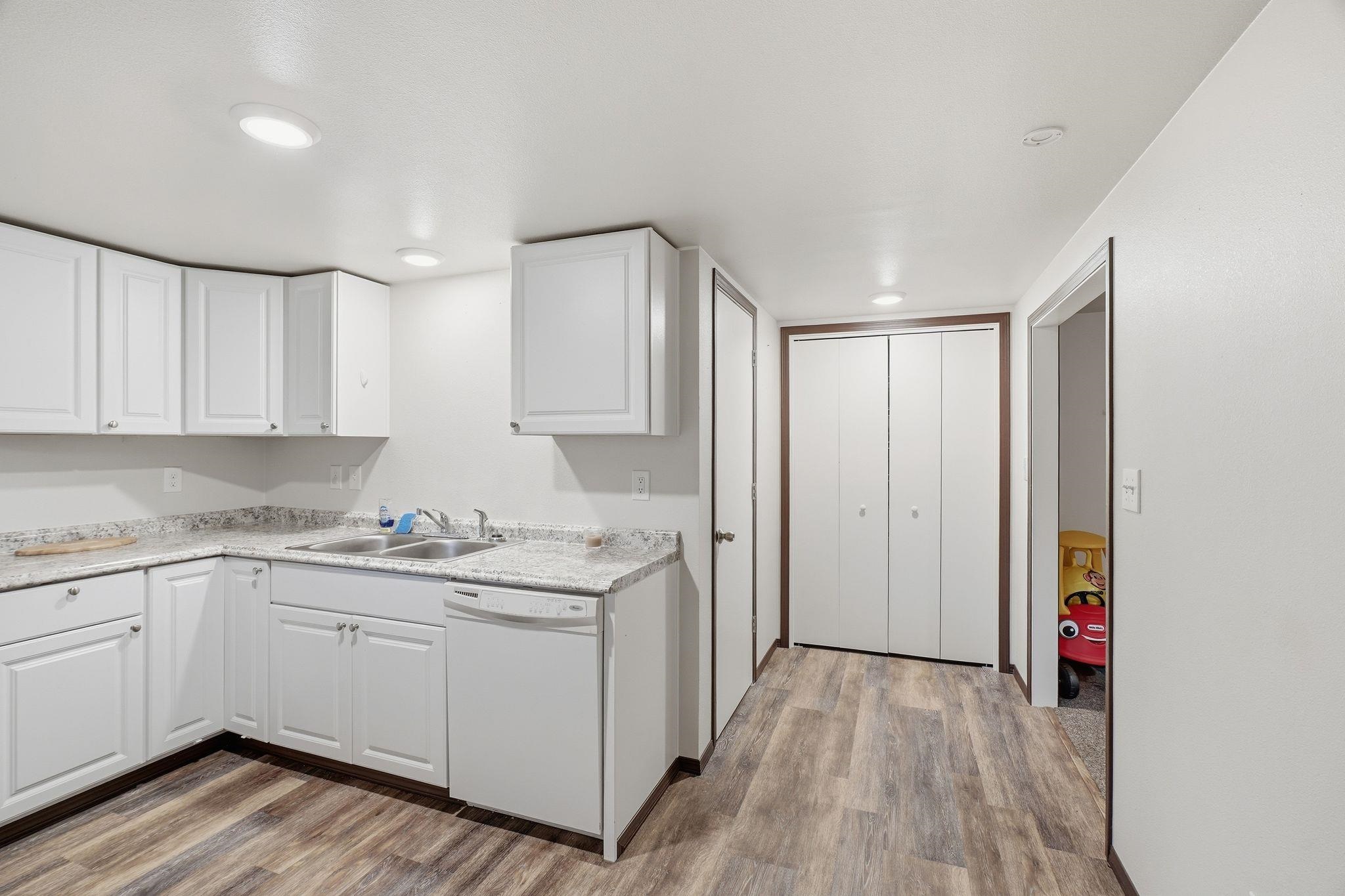 2410 N Post St - Photo 28