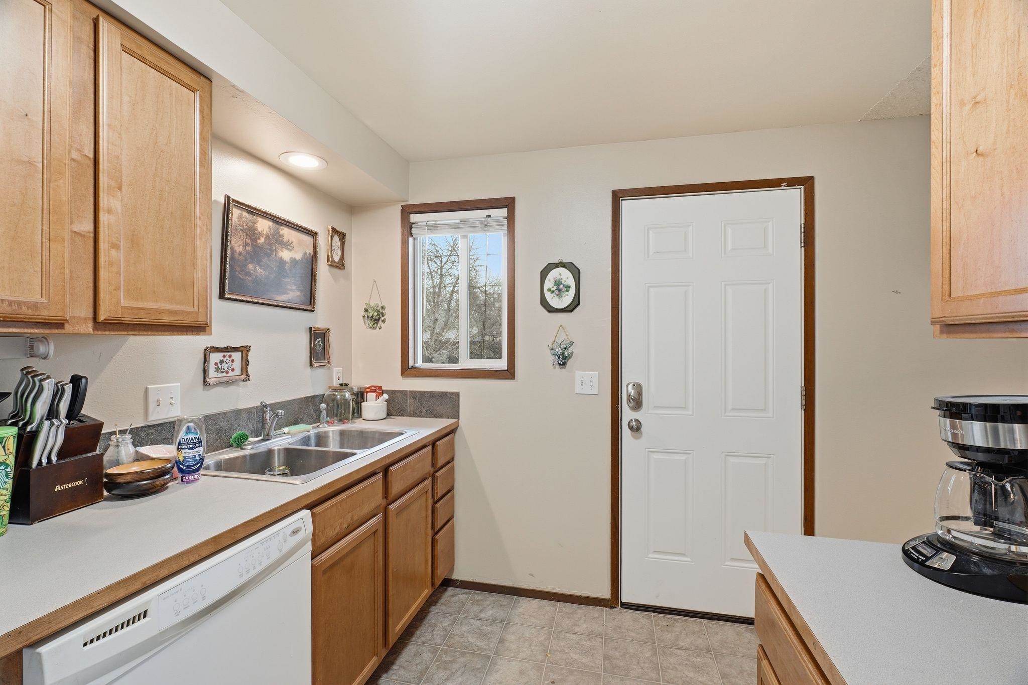 2410 N Post St - Photo 36