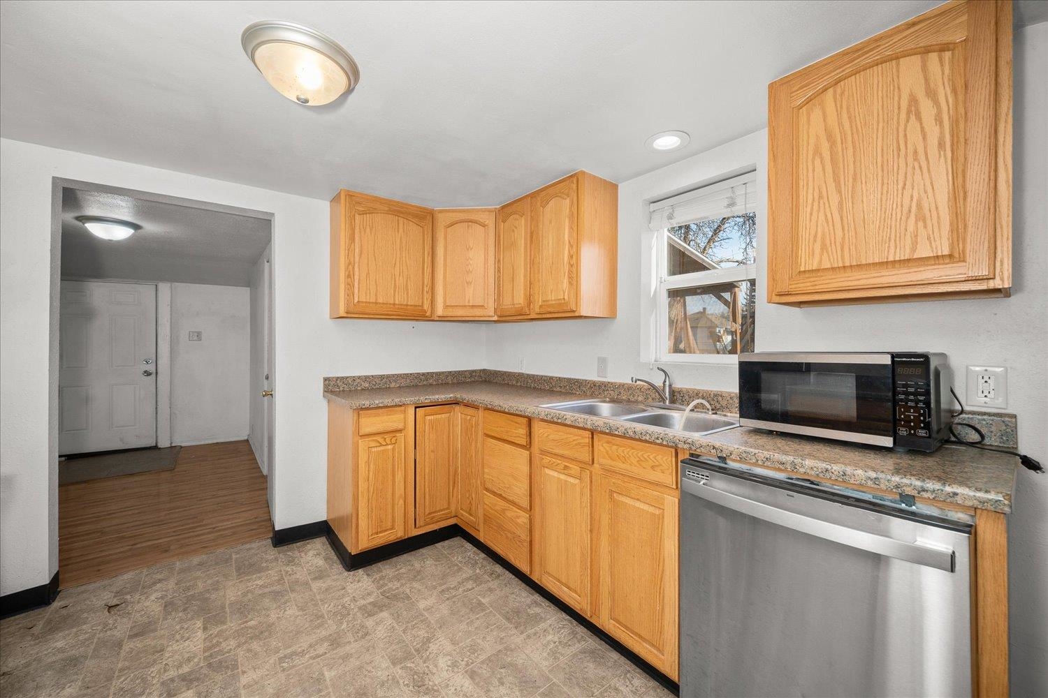 1507 W Chelan Ave - Photo 9