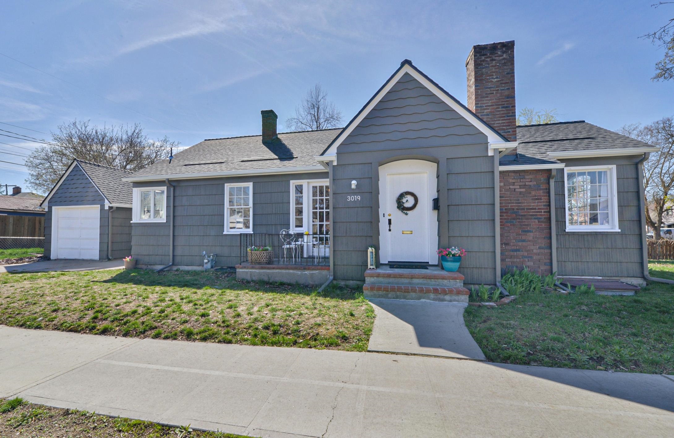 3019 W Boone Ave - Photo 1