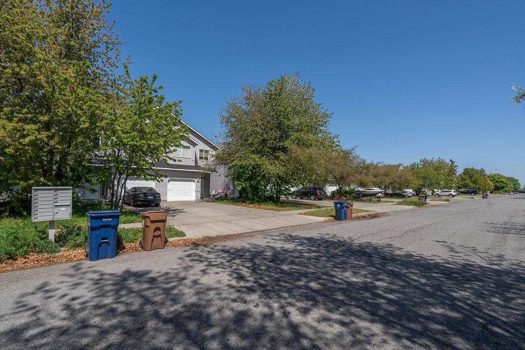2417-2419 E Desmet Ave - Photo 3