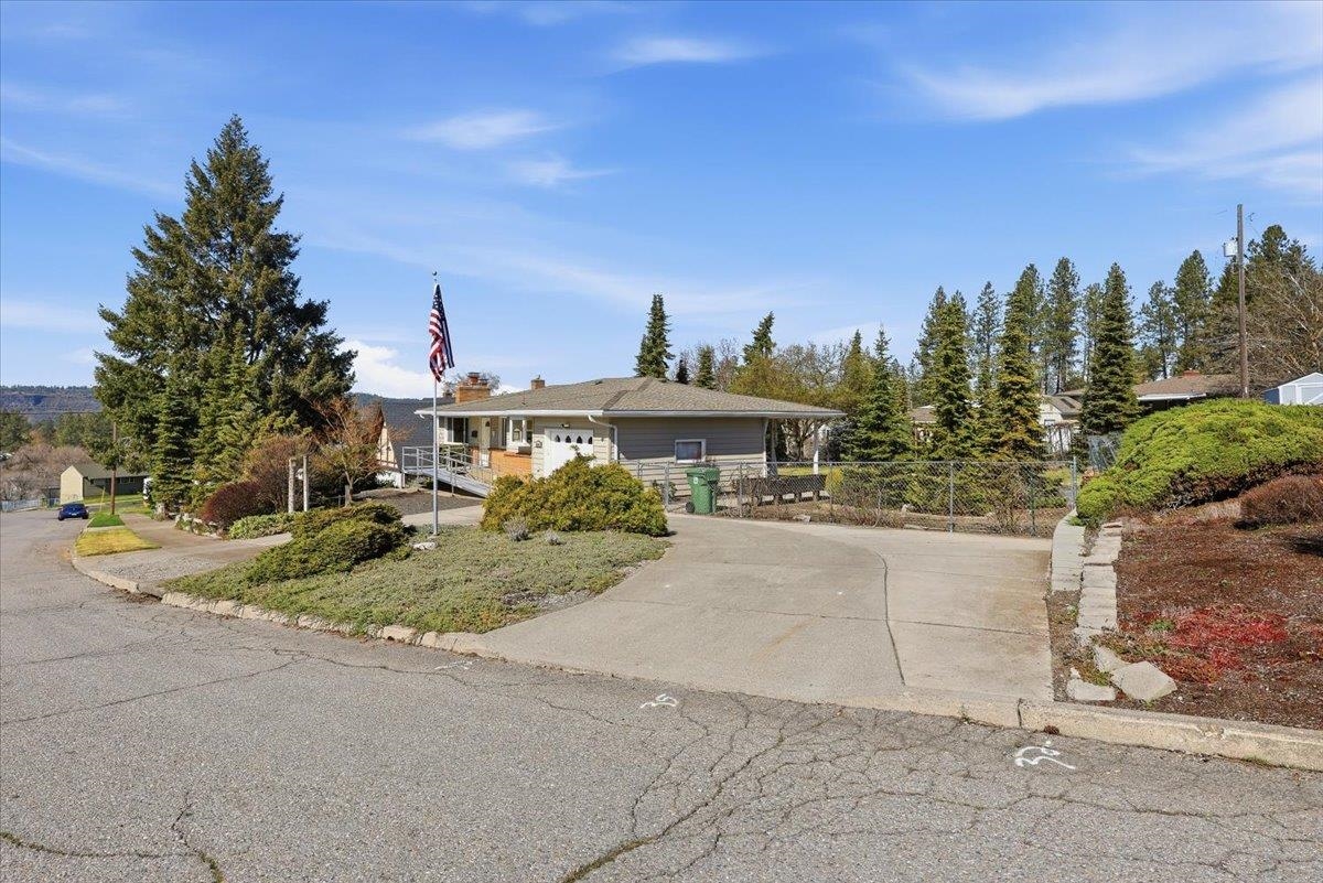 6201 N Winston Dr - Photo 2