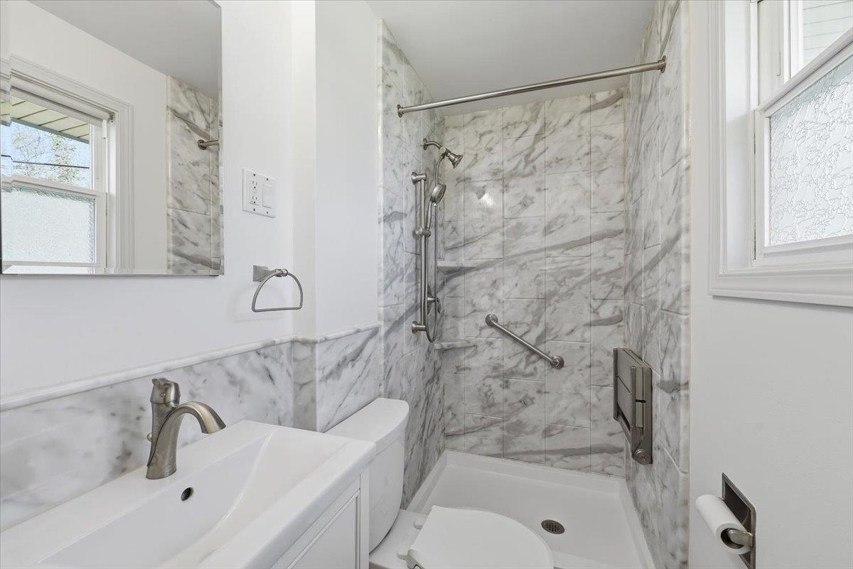 6201 N Winston Dr - Photo 11