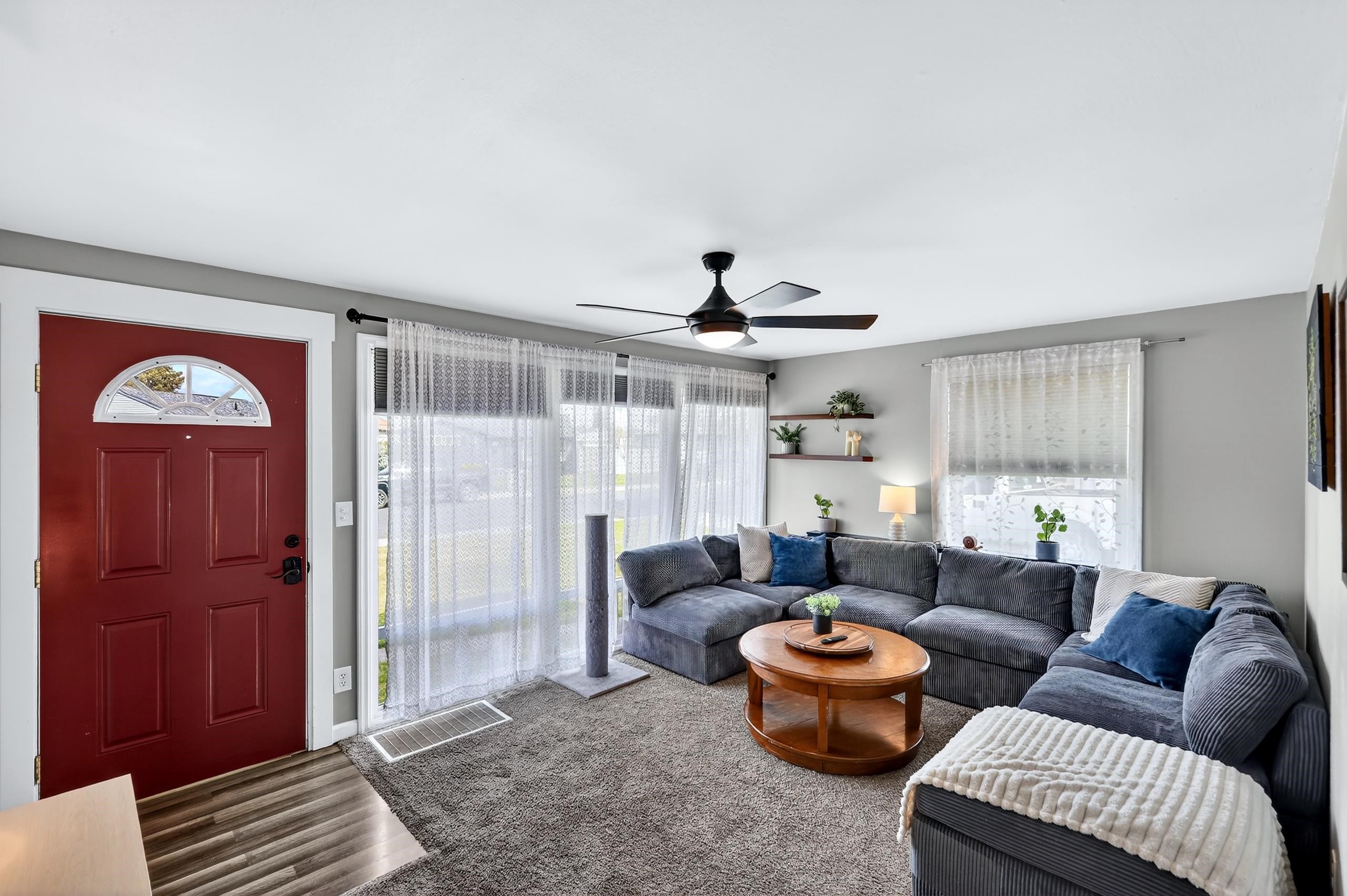 135 W Amherst Ct - Photo 4