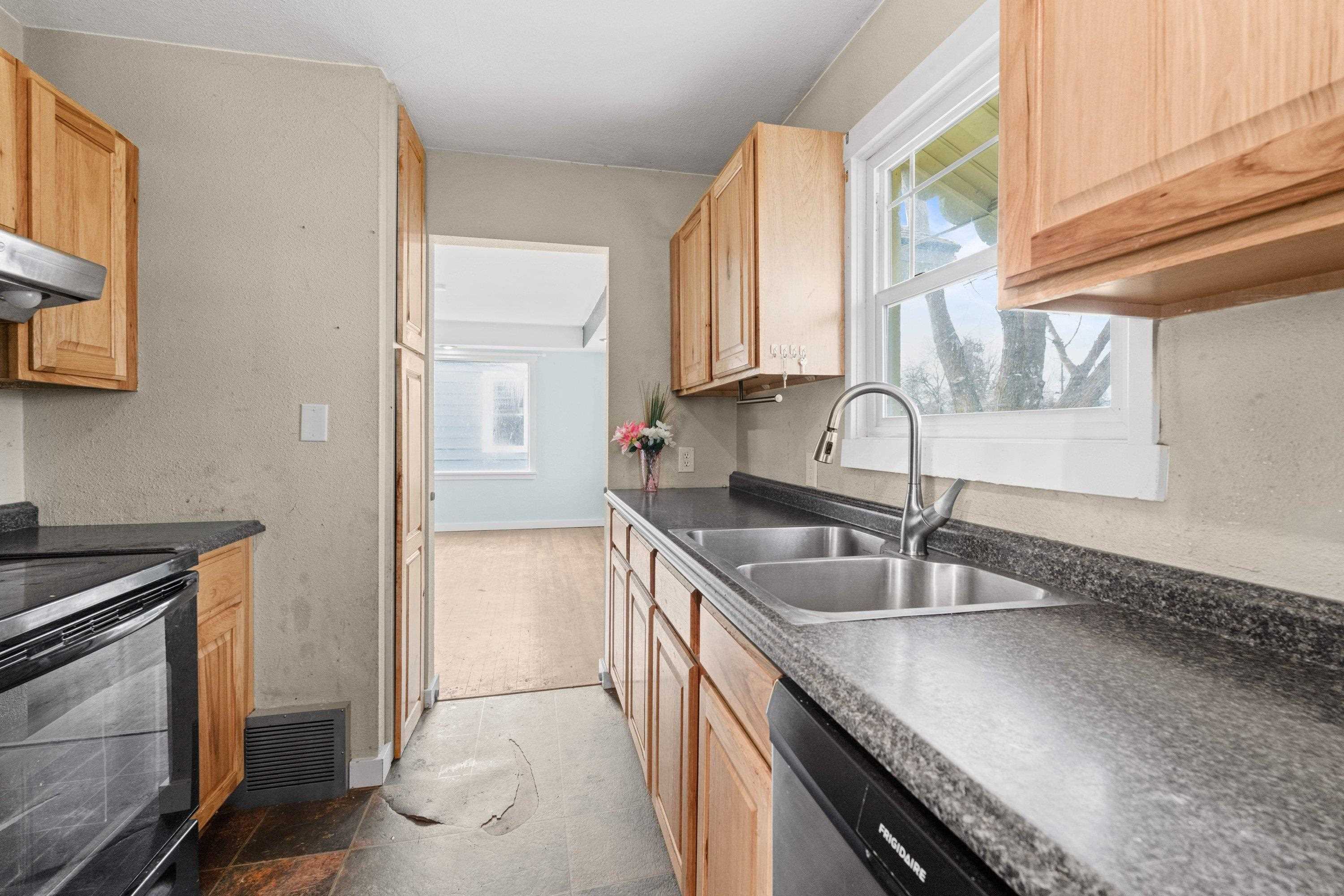 6112 N Lincoln St - Photo 8