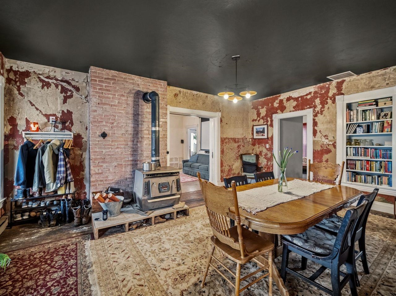 203 E Brewster St - Photo 5