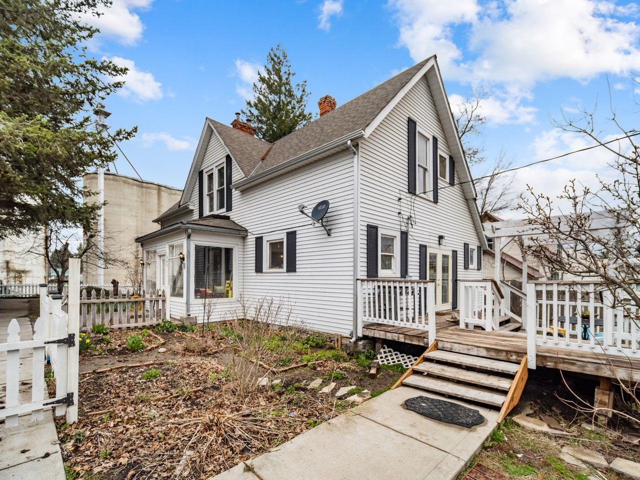 203 E Brewster St - Photo 43